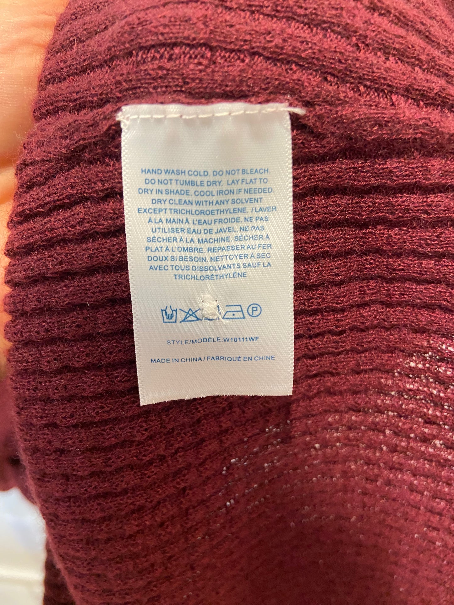 Guest in Residence Shrunken Cashmere Polo Top in Plum size M