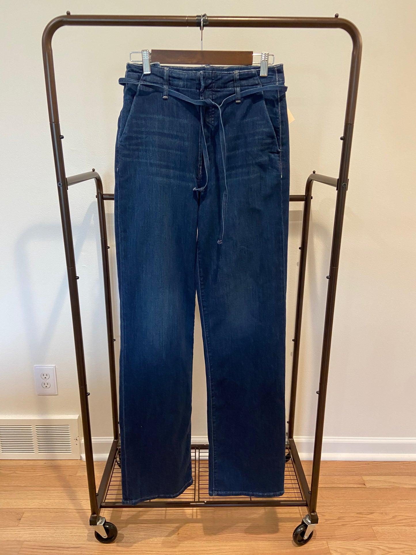 Mother The Tied Up Maven Prep Heel Jeans in Animal Instinct Wash size 27