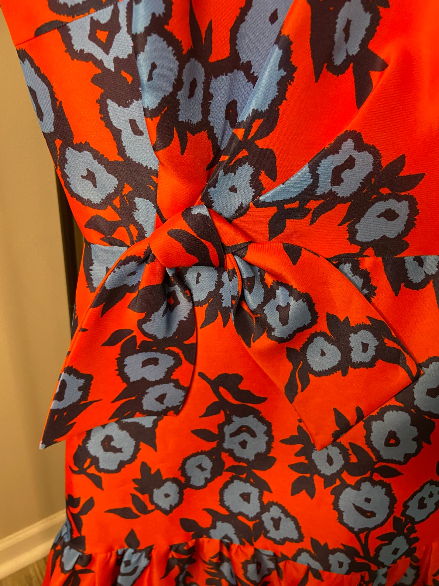 Carolina Herrera Silk Cocktail Dress size 6
