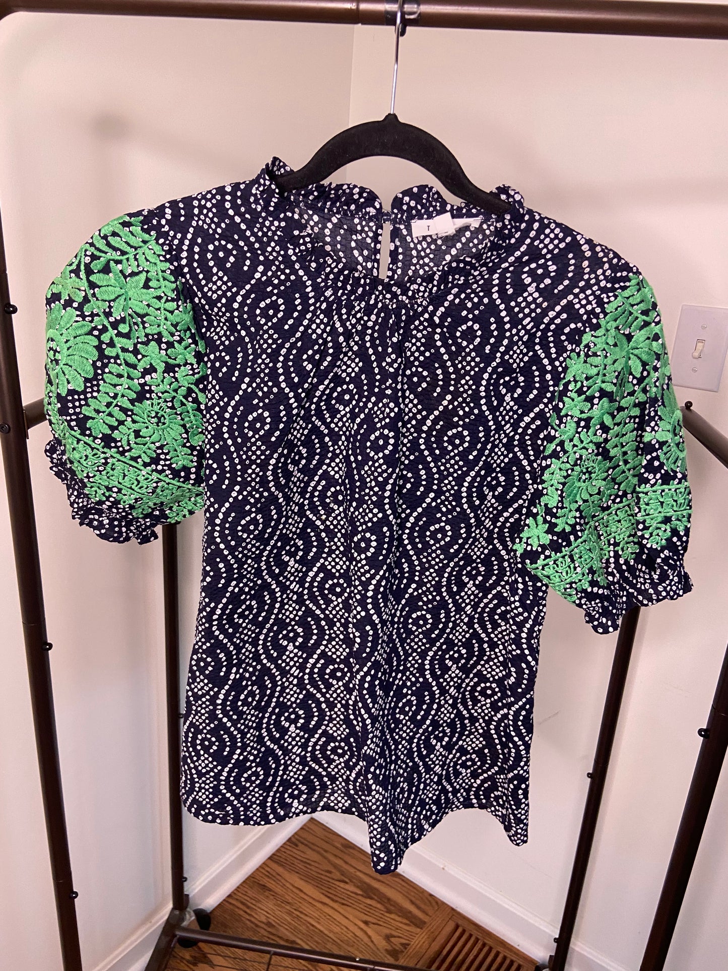 THML Puff Sleeve Embroidered Top size L