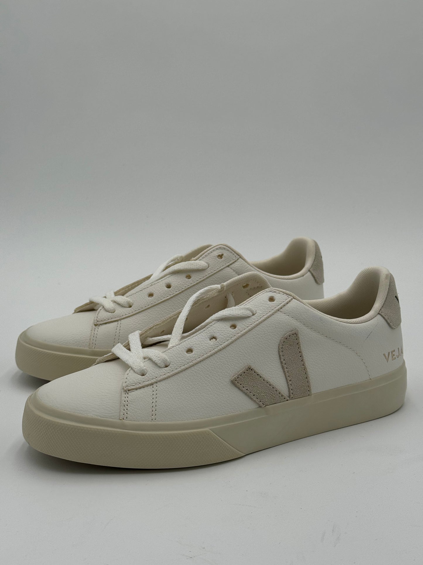 Veja Campo Sneaker Shoes in Extra White Natural Suede size 9