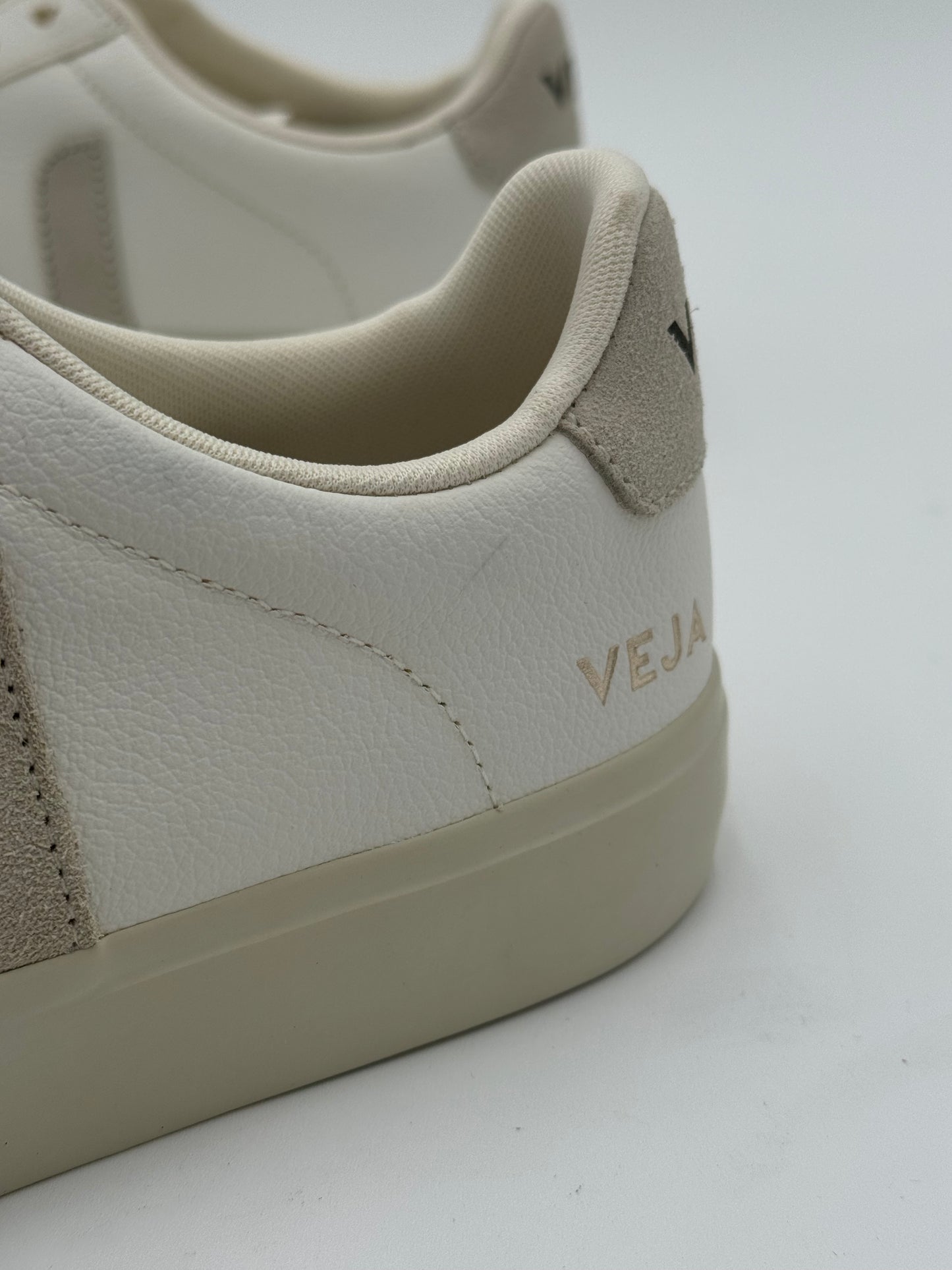 Veja Campo Sneaker Shoes in Extra White Natural Suede size 9