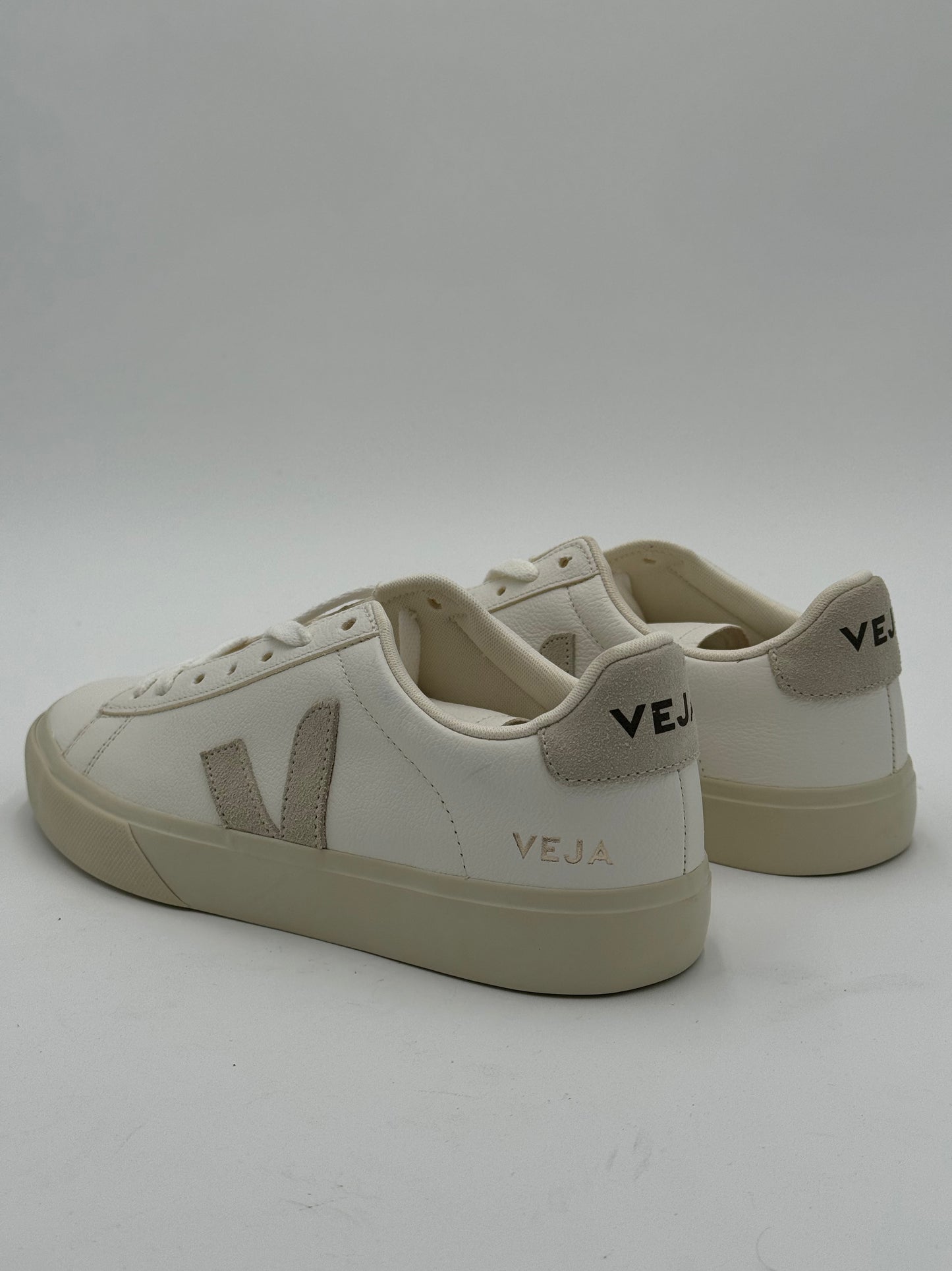 Veja Campo Sneaker Shoes in Extra White Natural Suede size 9