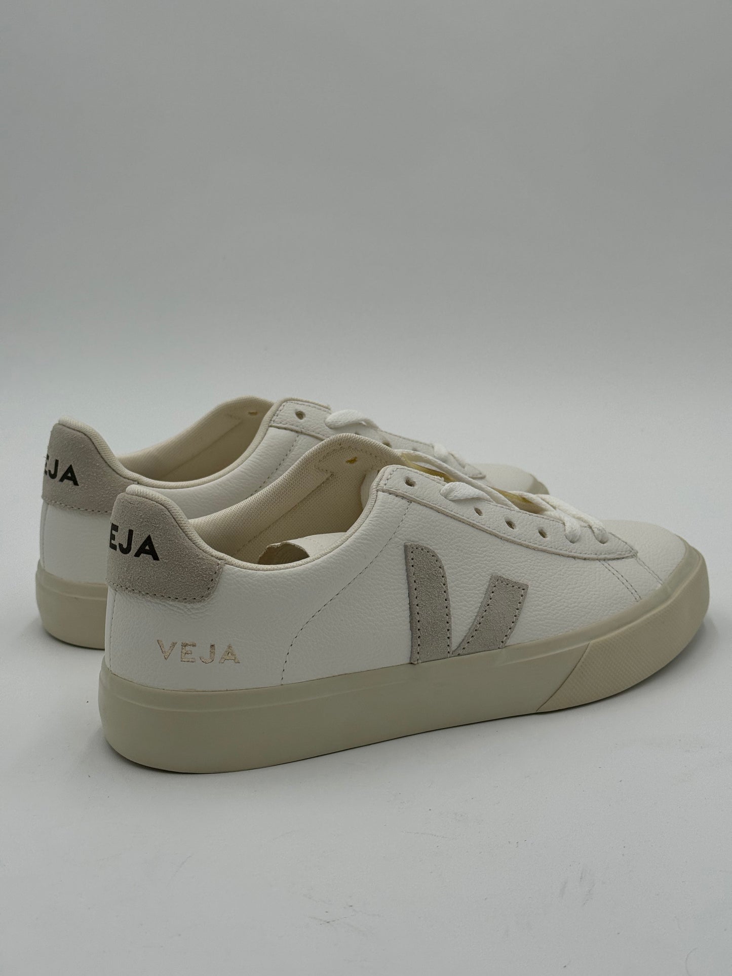 Veja Campo Sneaker Shoes in Extra White Natural Suede size 9
