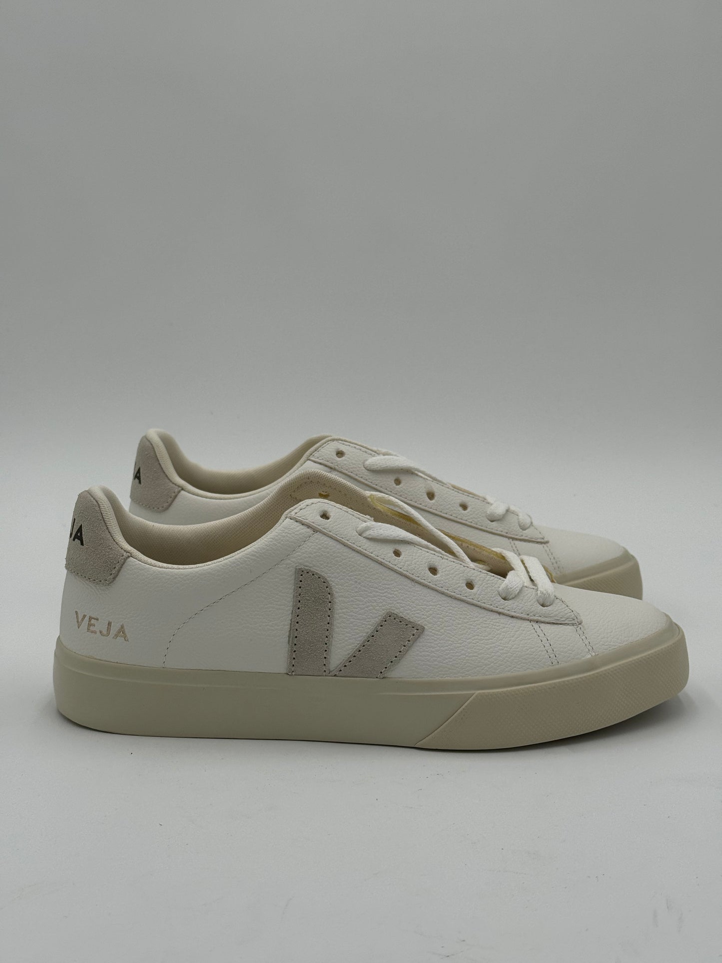 Veja Campo Sneaker Shoes in Extra White Natural Suede size 9