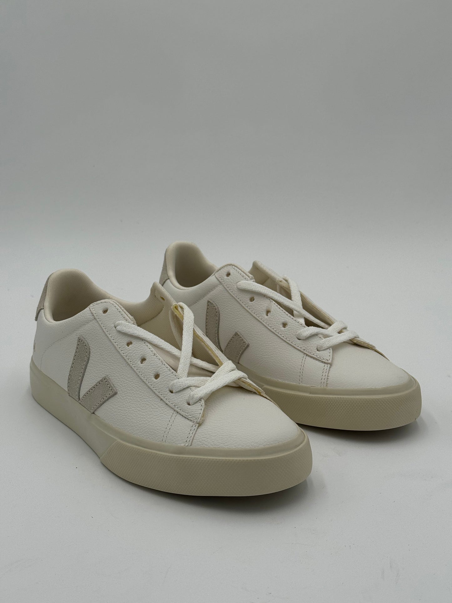 Veja Campo Sneaker Shoes in Extra White Natural Suede size 9