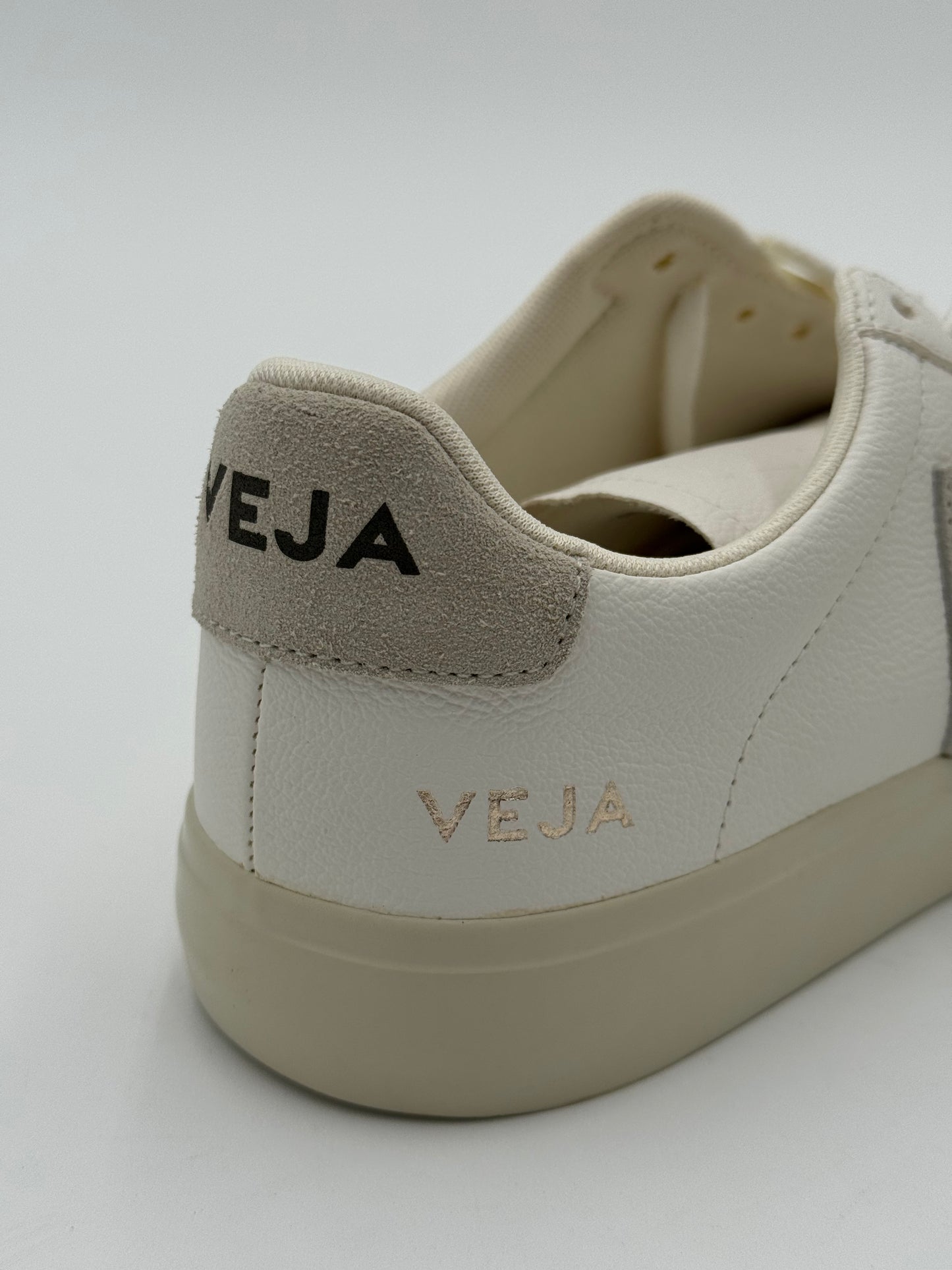 Veja Campo Sneaker Shoes in Extra White Natural Suede size 9