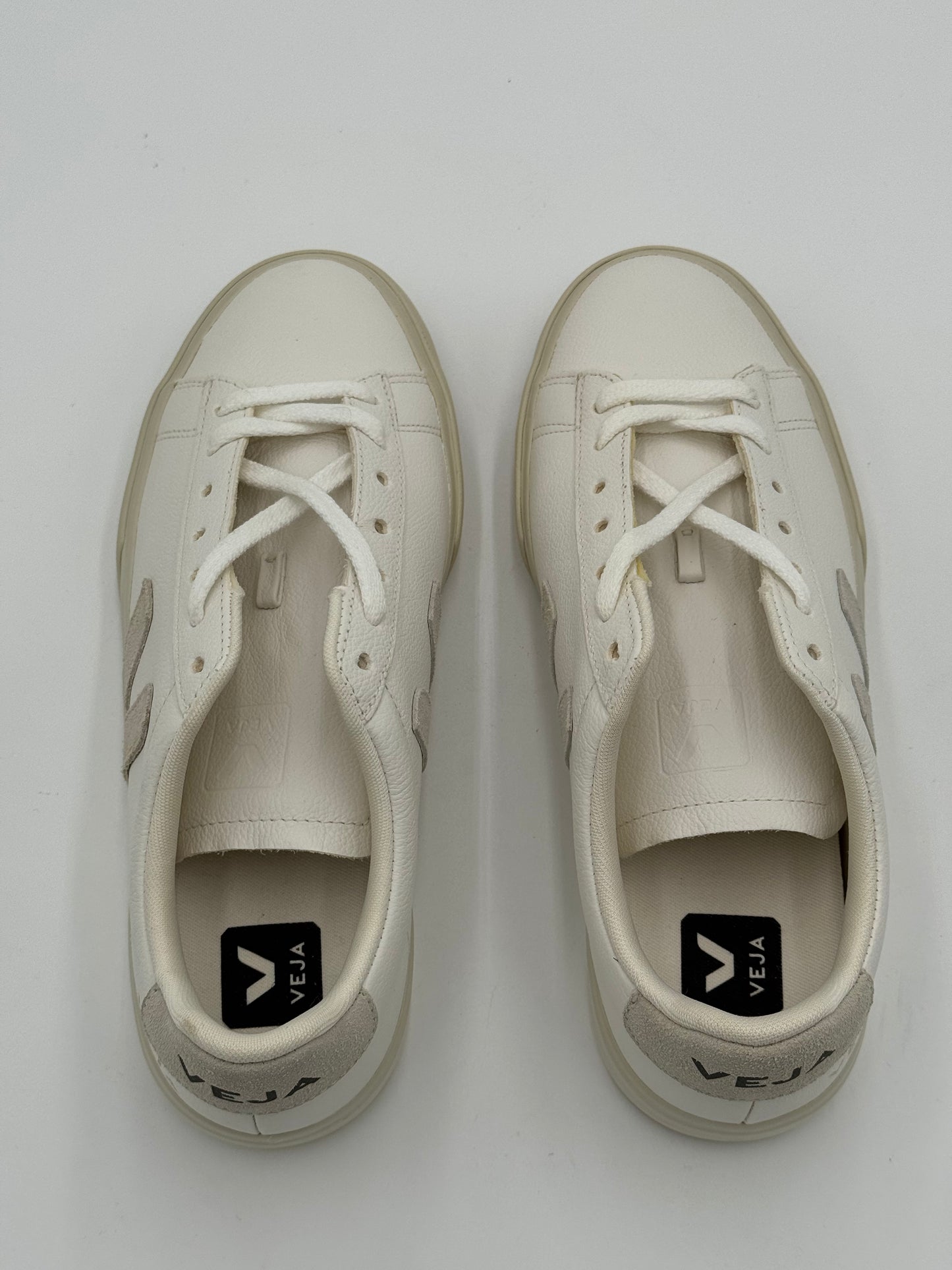 Veja Campo Sneaker Shoes in Extra White Natural Suede size 9