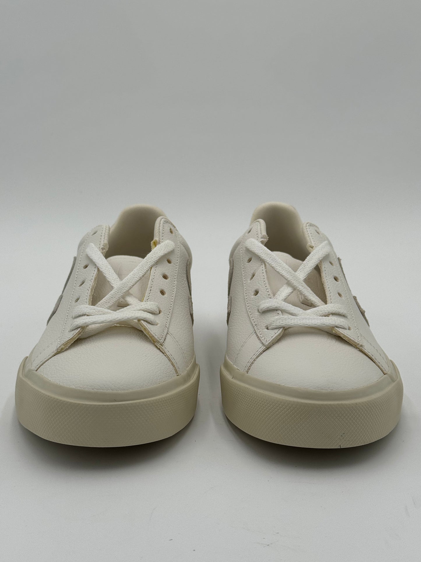 Veja Campo Sneaker Shoes in Extra White Natural Suede size 9
