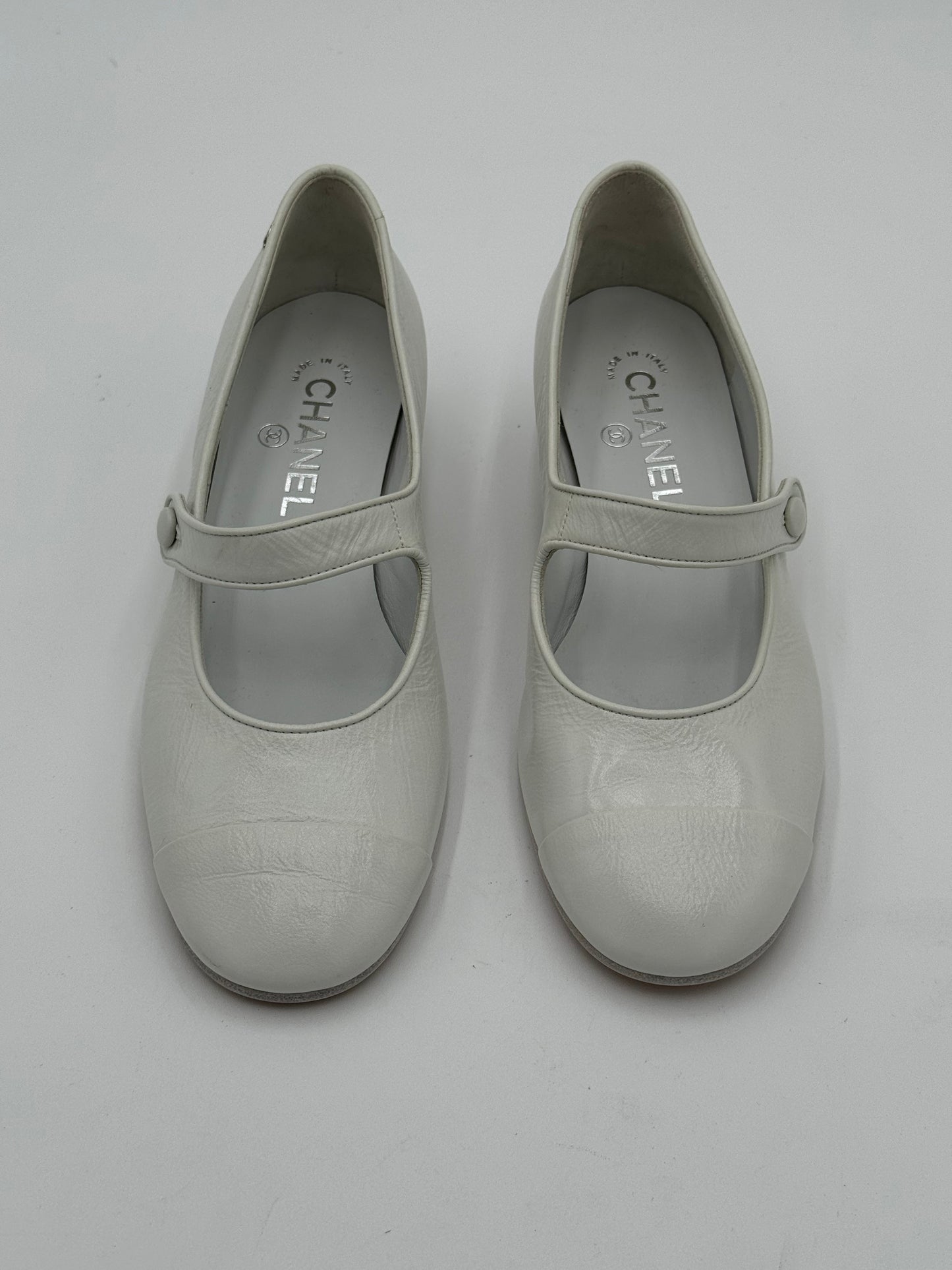 Chanel Mary Jane Pumps in White size 38