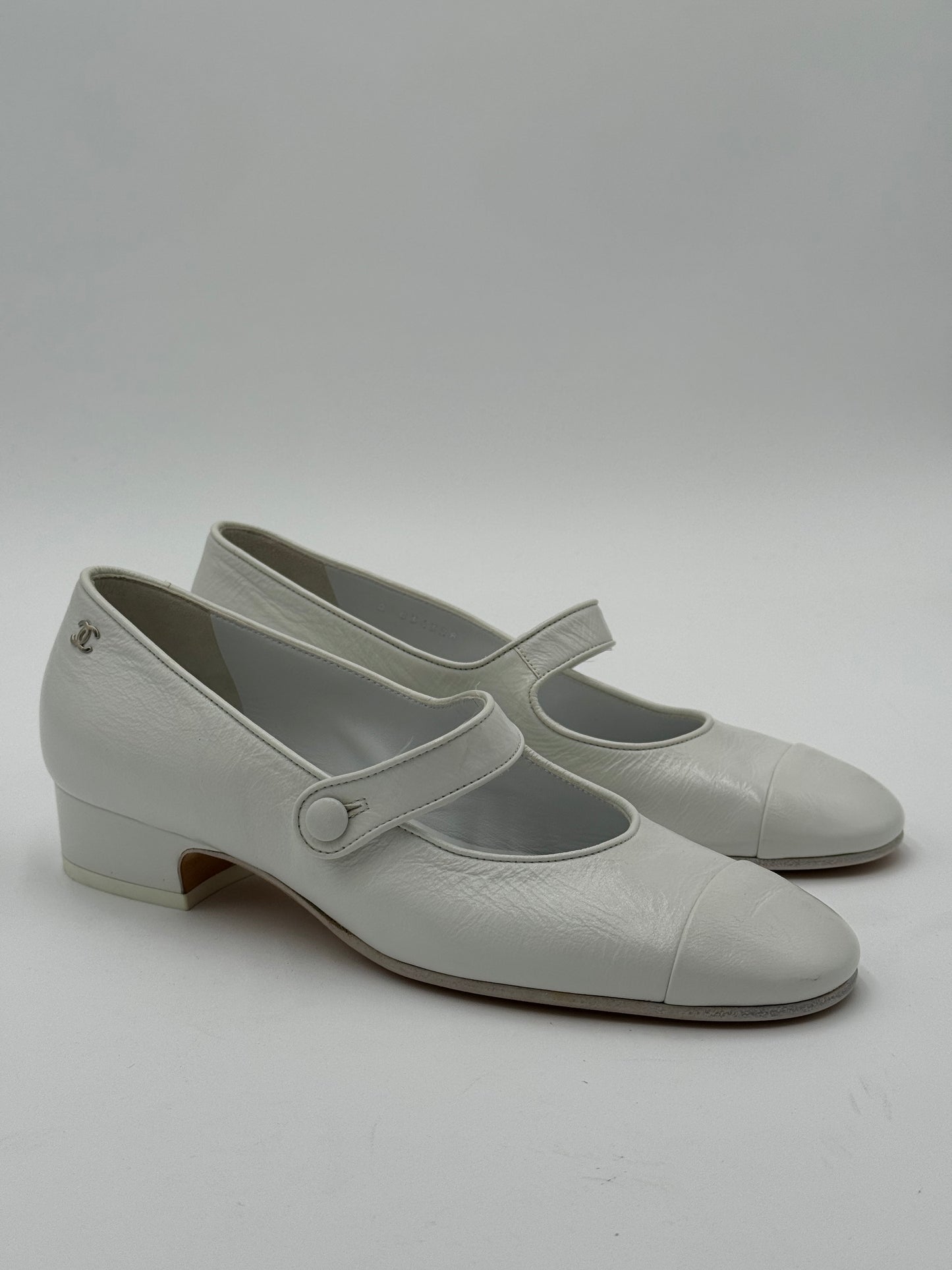 Chanel Mary Jane Pumps in White size 38