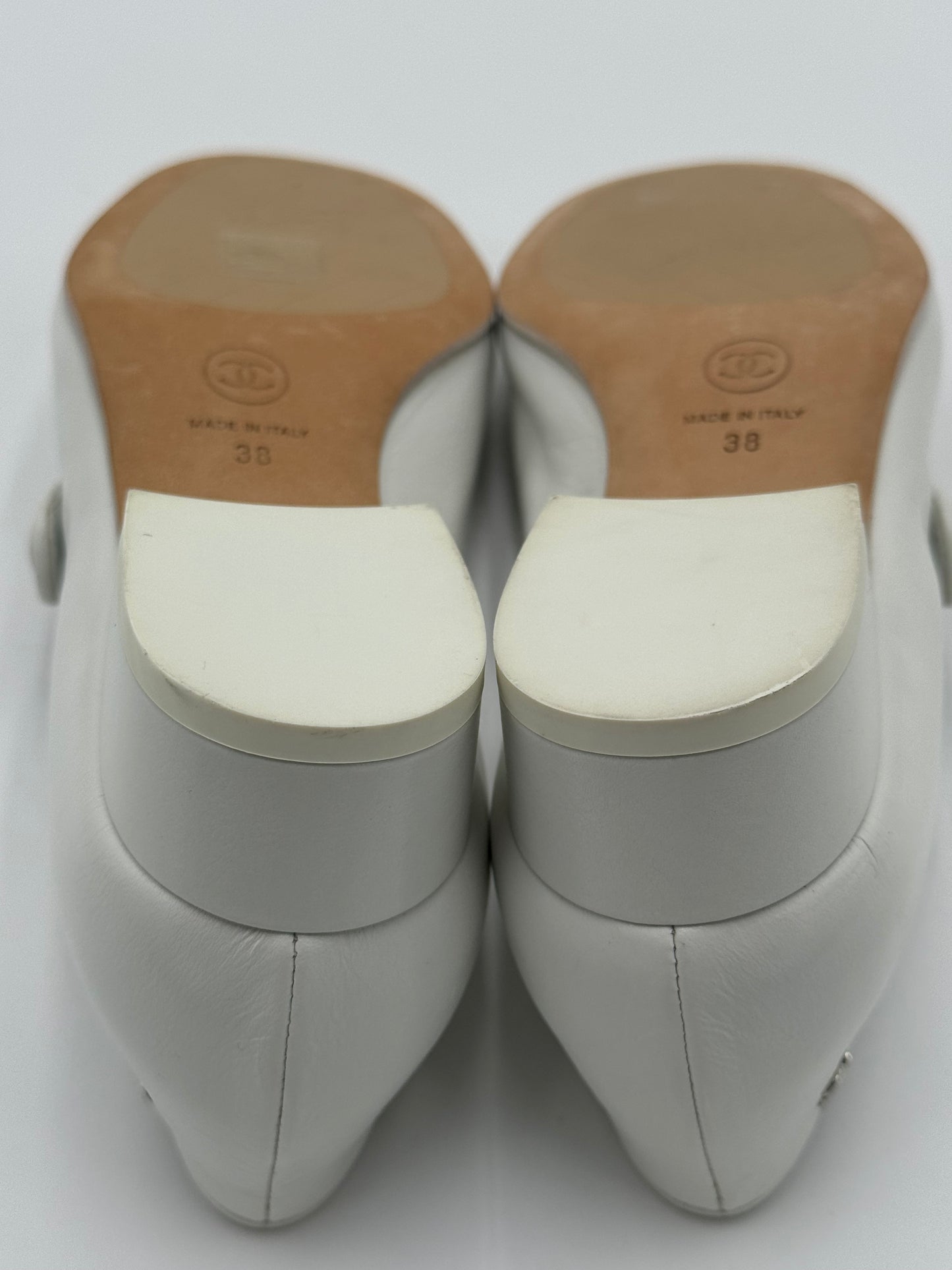Chanel Mary Jane Pumps in White size 38