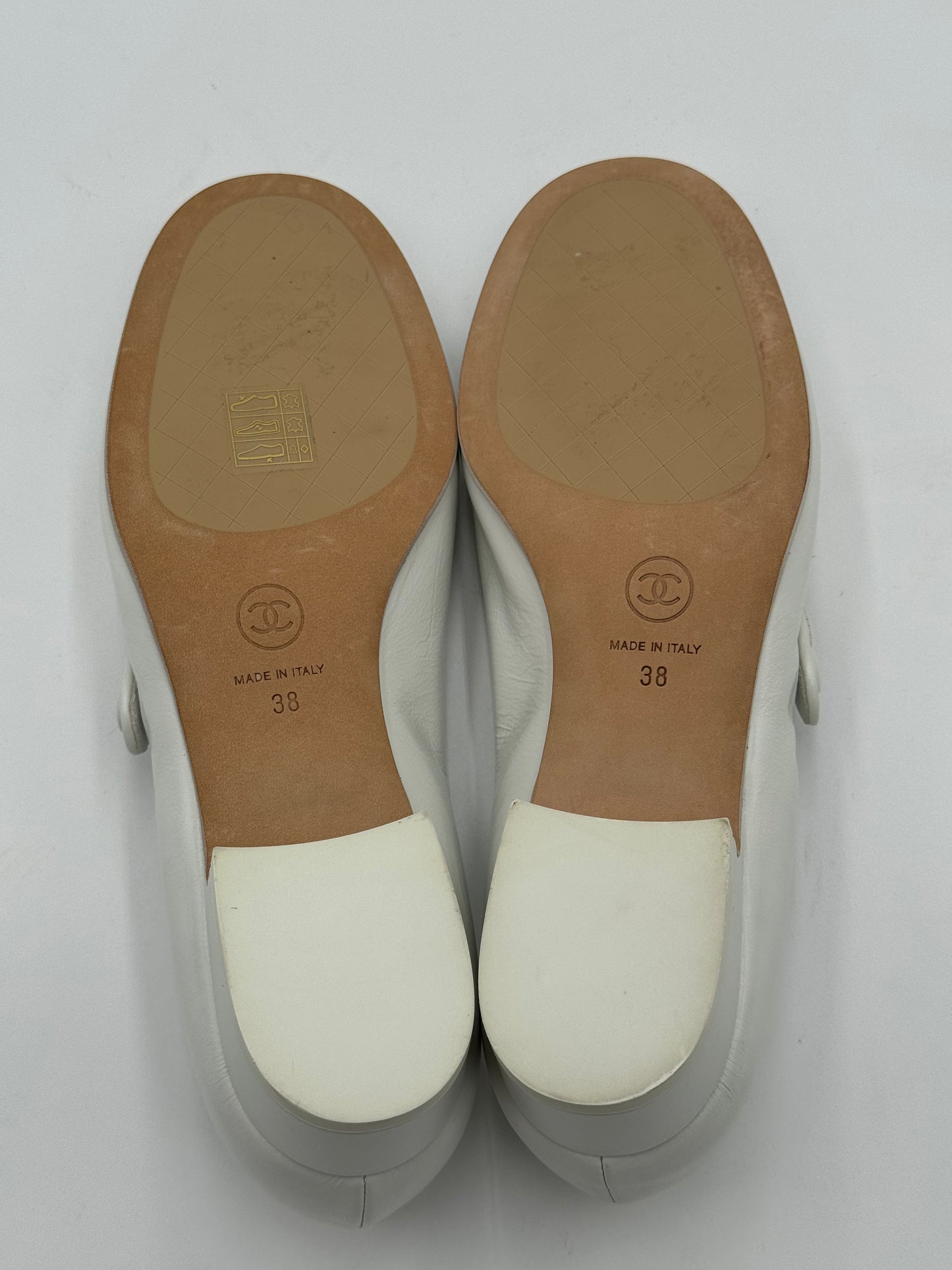 Chanel Mary Jane Pumps in White size 38