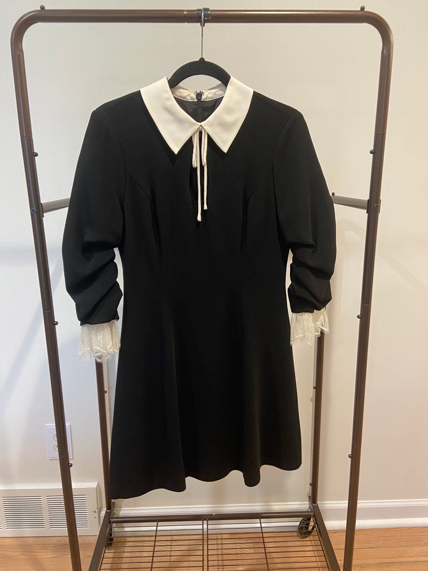 Cinq a Sept Savina Mini Dress in Black Ivory with Lace Trim size 4