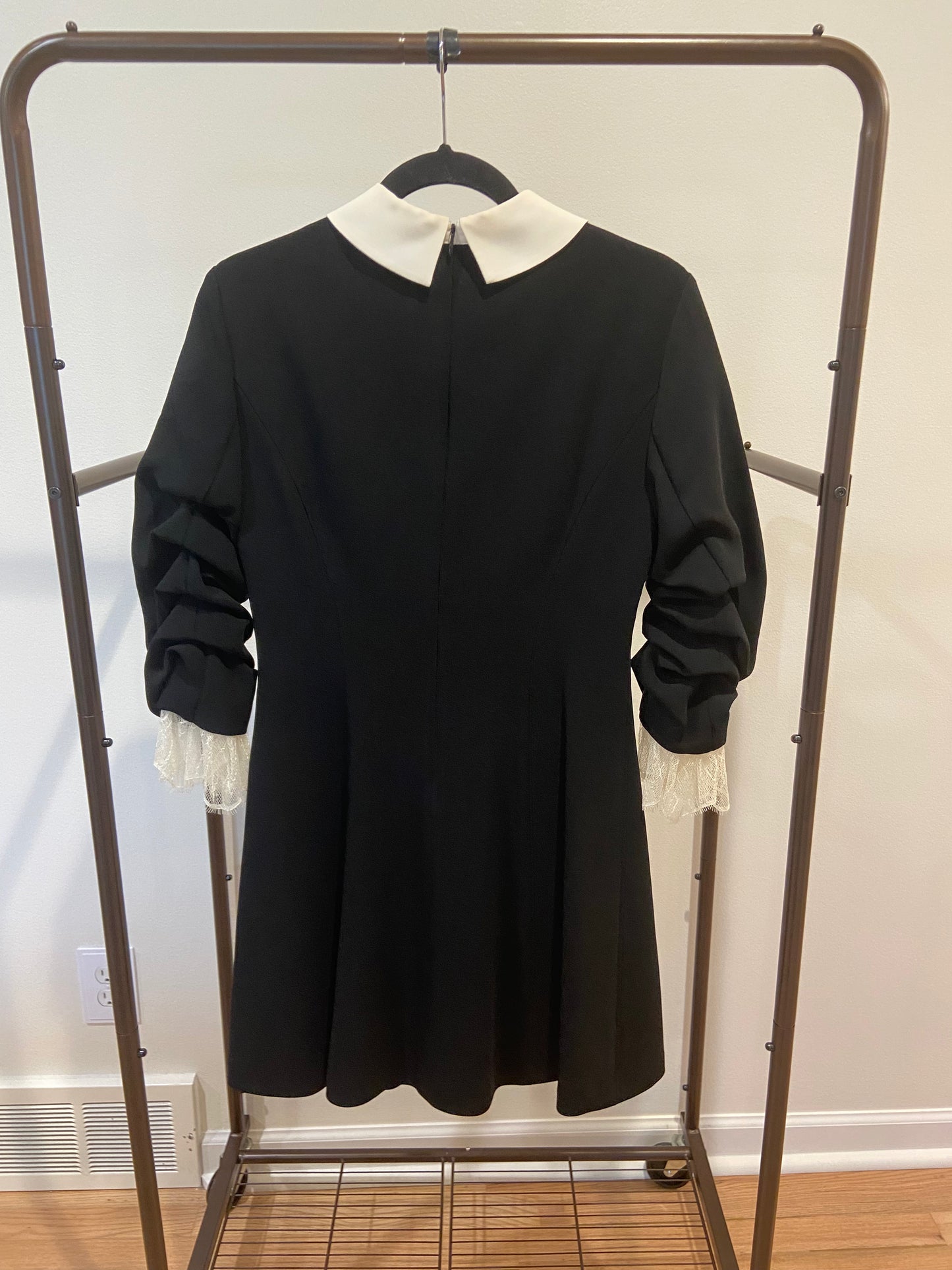Cinq a Sept Savina Mini Dress in Black Ivory with Lace Trim size 4