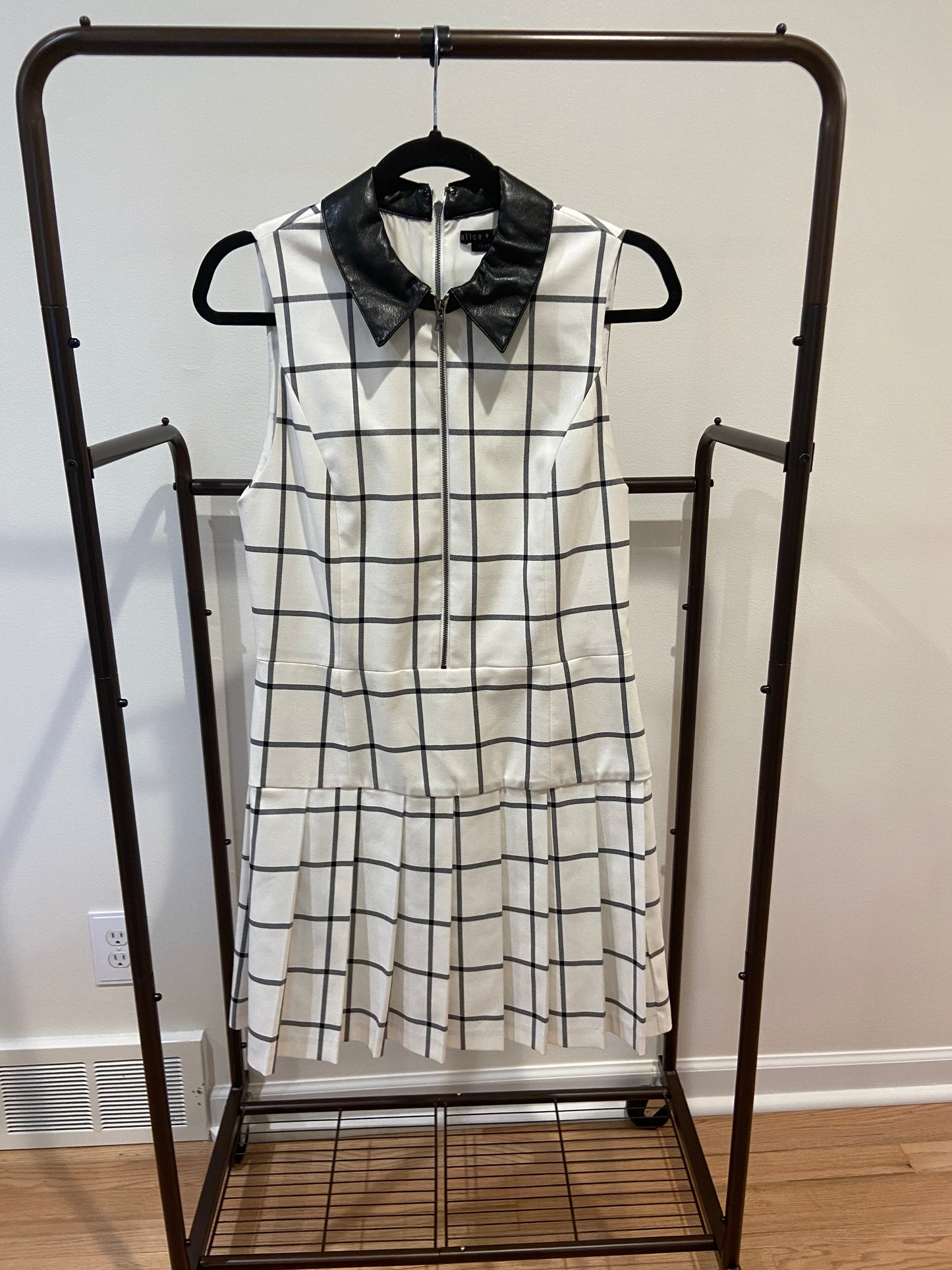 Alice and Olivia Ellis Mini Dress Front Zip Windowpane size 6