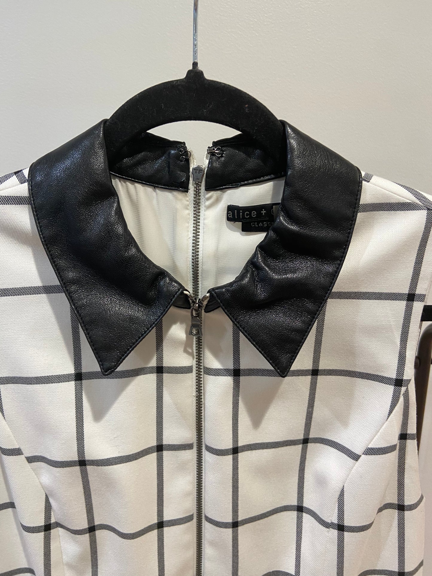 Alice and Olivia Ellis Mini Dress Front Zip Windowpane size 6
