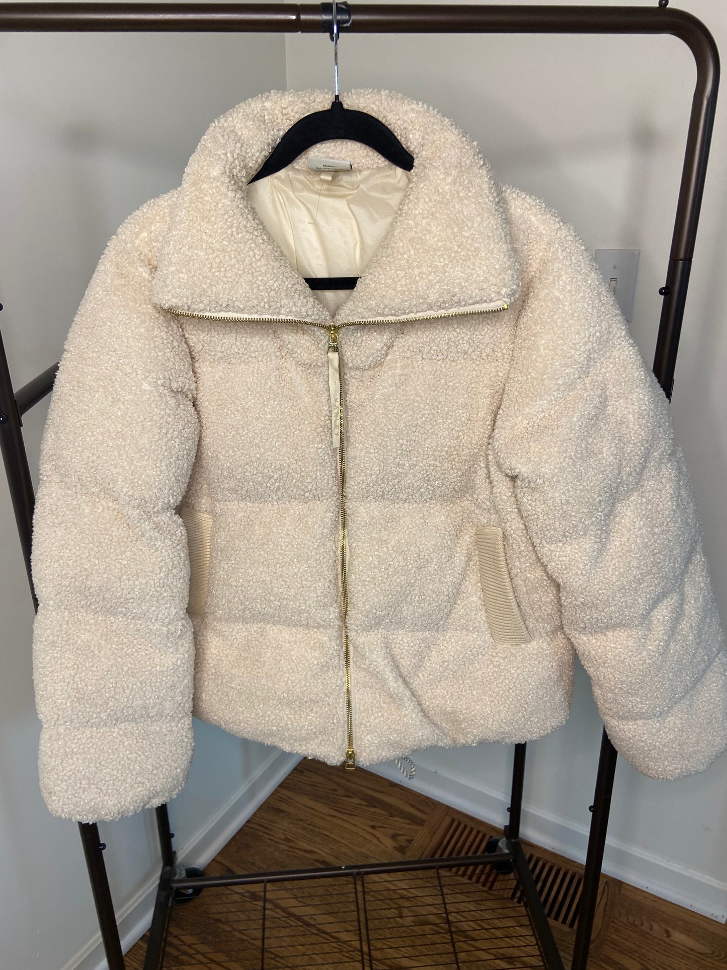 Varley Wilkins Sherpa Puffer Jacket size M