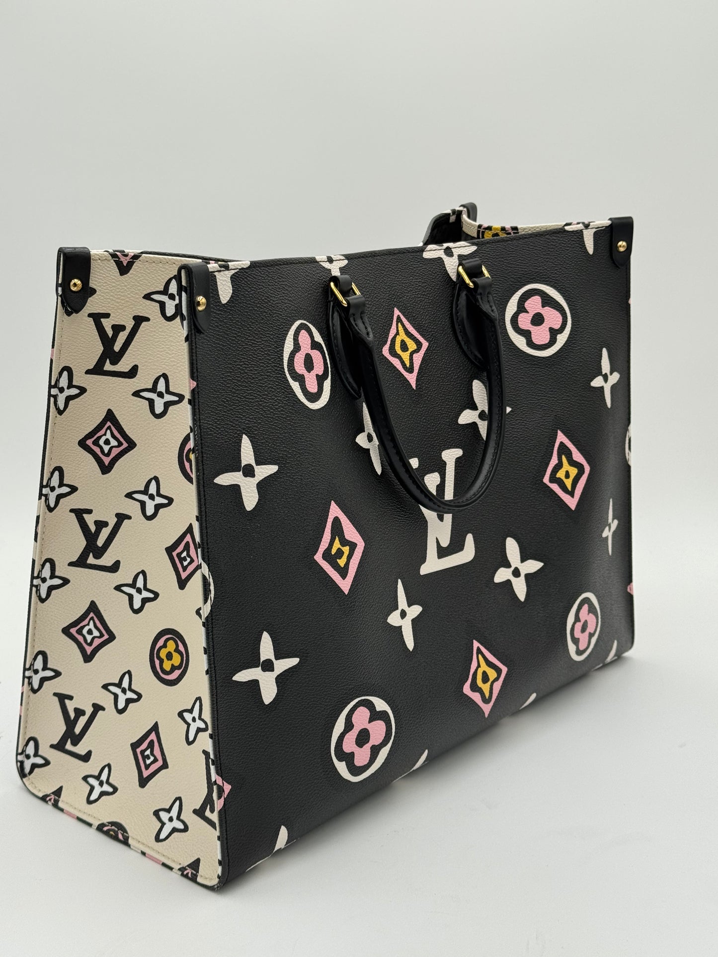 Louis Vuitton Monogram Giant Wild At Heart Onthego GM Black Tote Bag