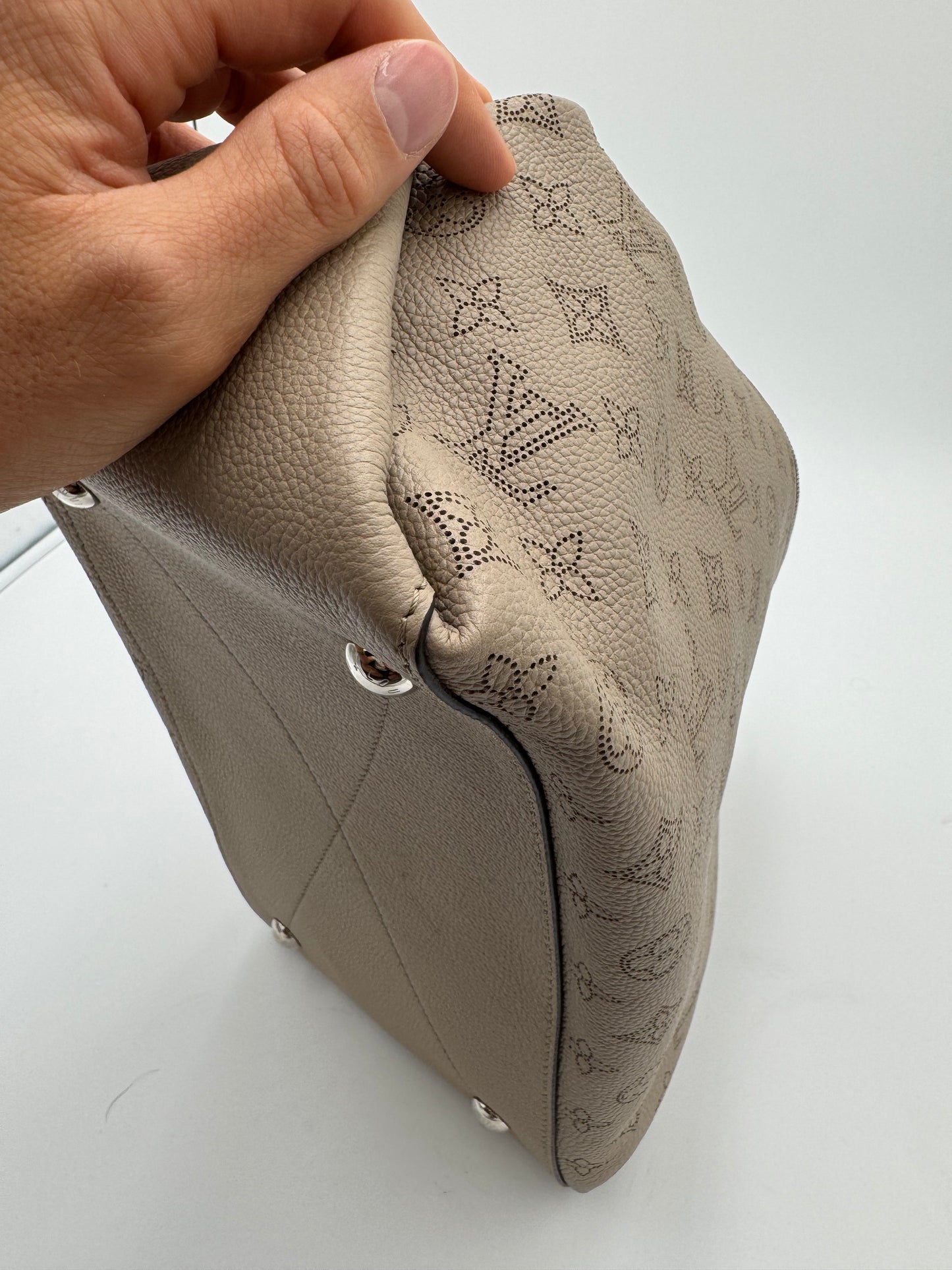 Louis Vuitton Mahina Beaubourg Hobo MM Galet Bag