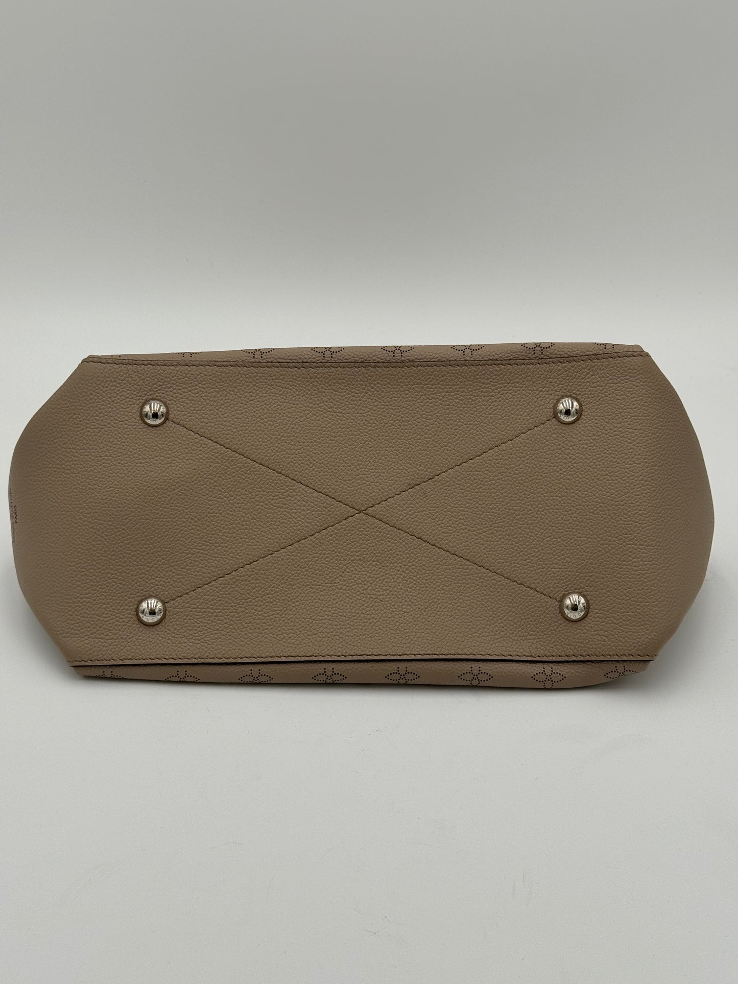 Louis Vuitton Mahina Beaubourg Hobo MM Galet Bag