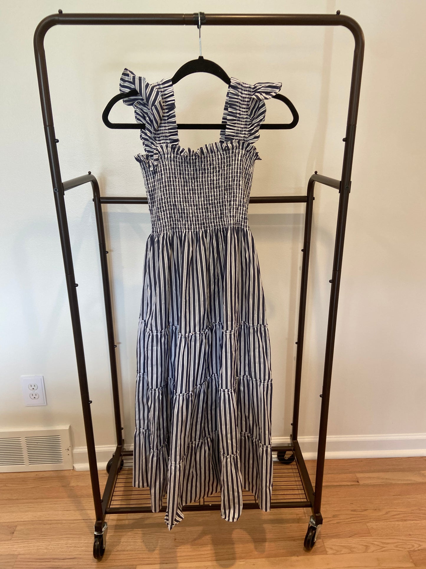Hill House The Ellie Nap Dress in Navy Stripe size XS