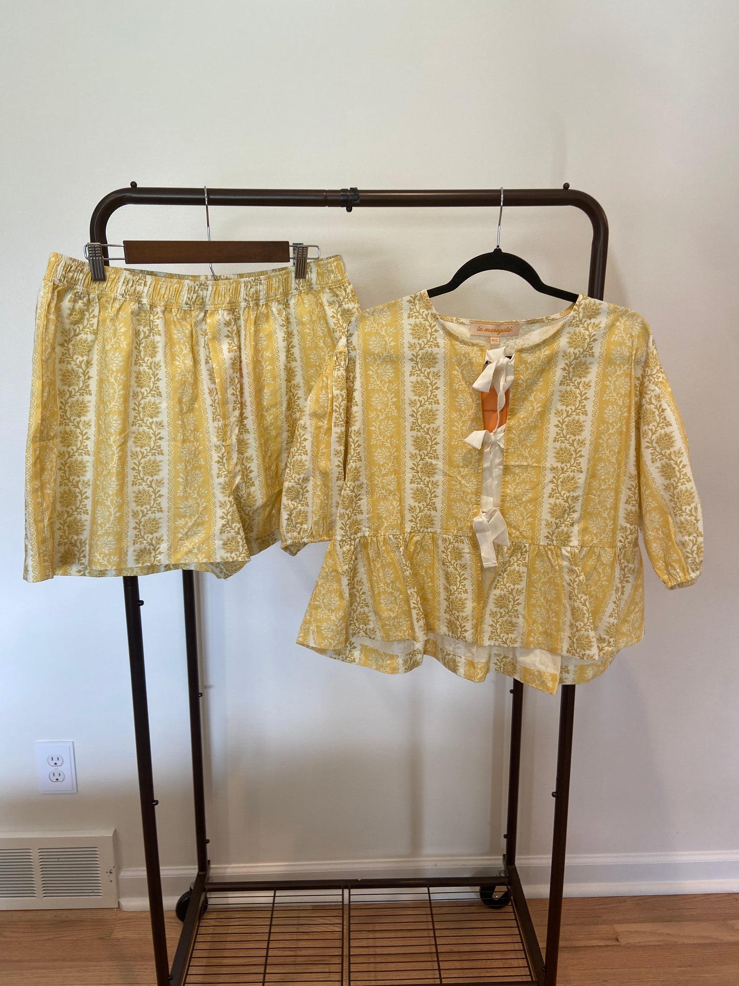 Le Maregold Set The Brigitte Blouse and Charlie Short size M/L and XL