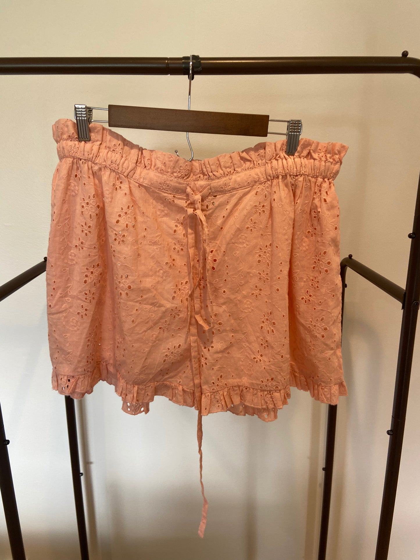 Le Maregold Set The Charlotte Blouse and Theo Short Petal Pink Garden Eyelet size M/L and XL