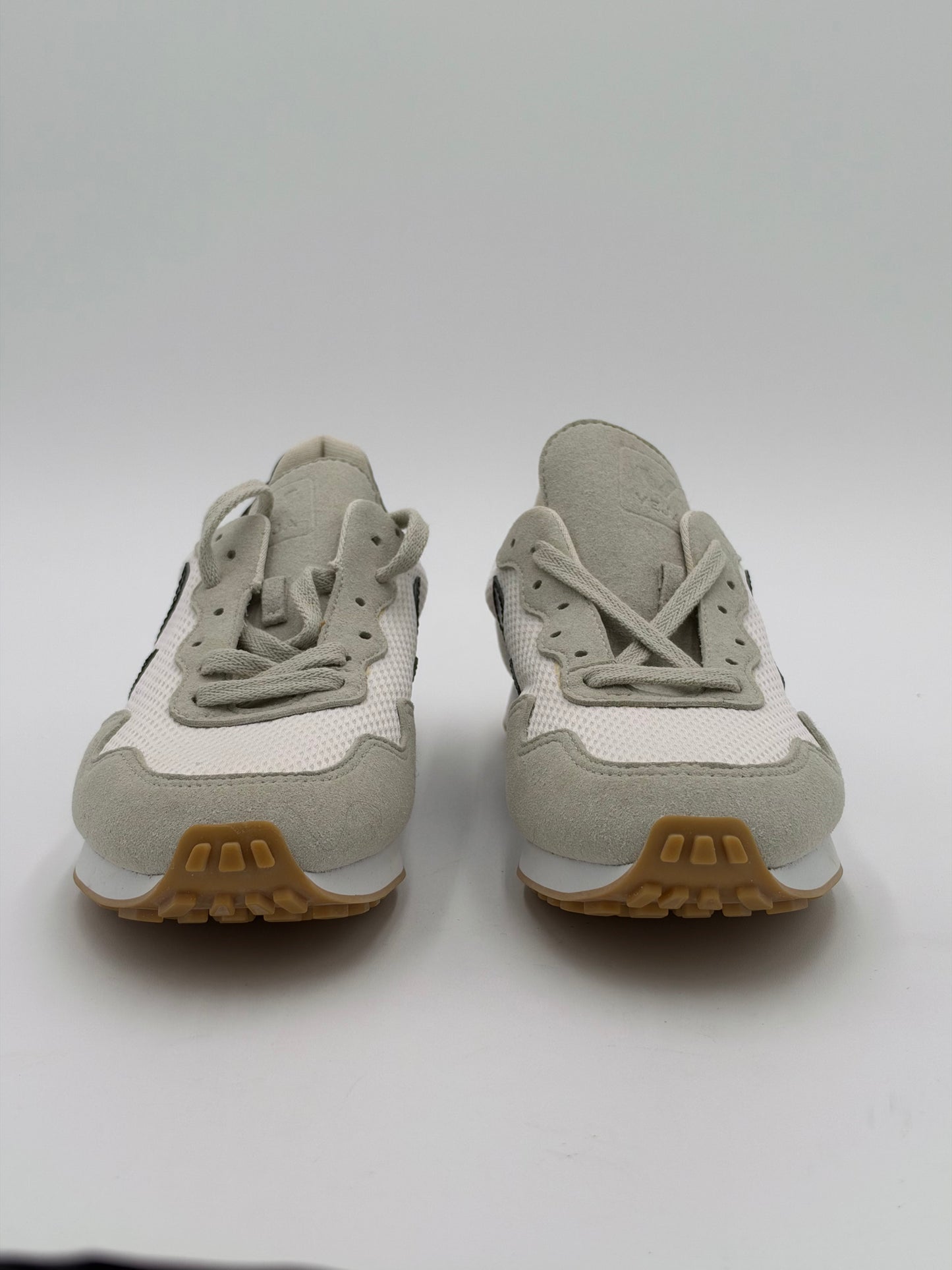 Veja SDU Alveomesh White Black Peirre size 7