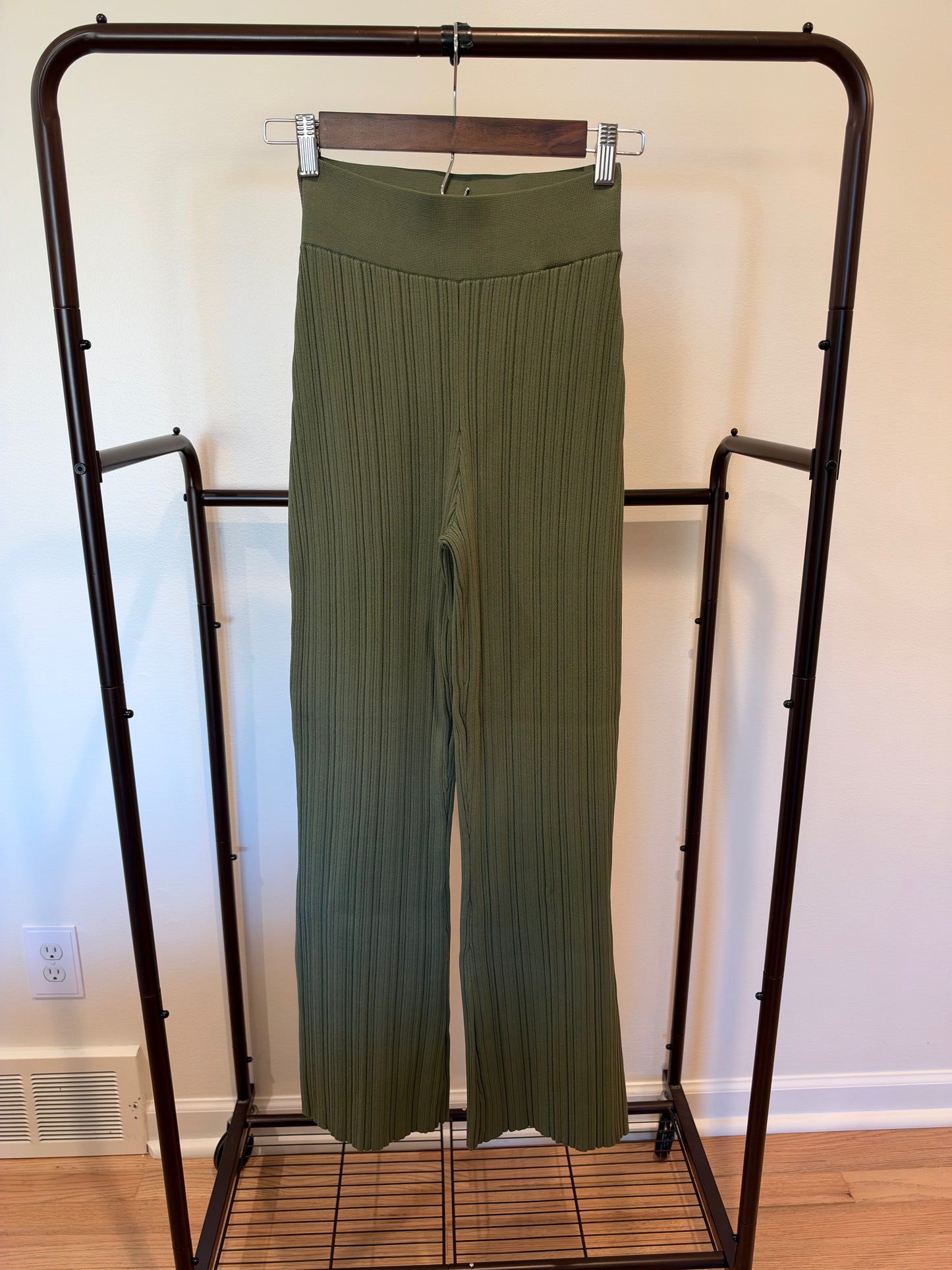 Veronica Beard Massaro Pants in Stone Army Green size S