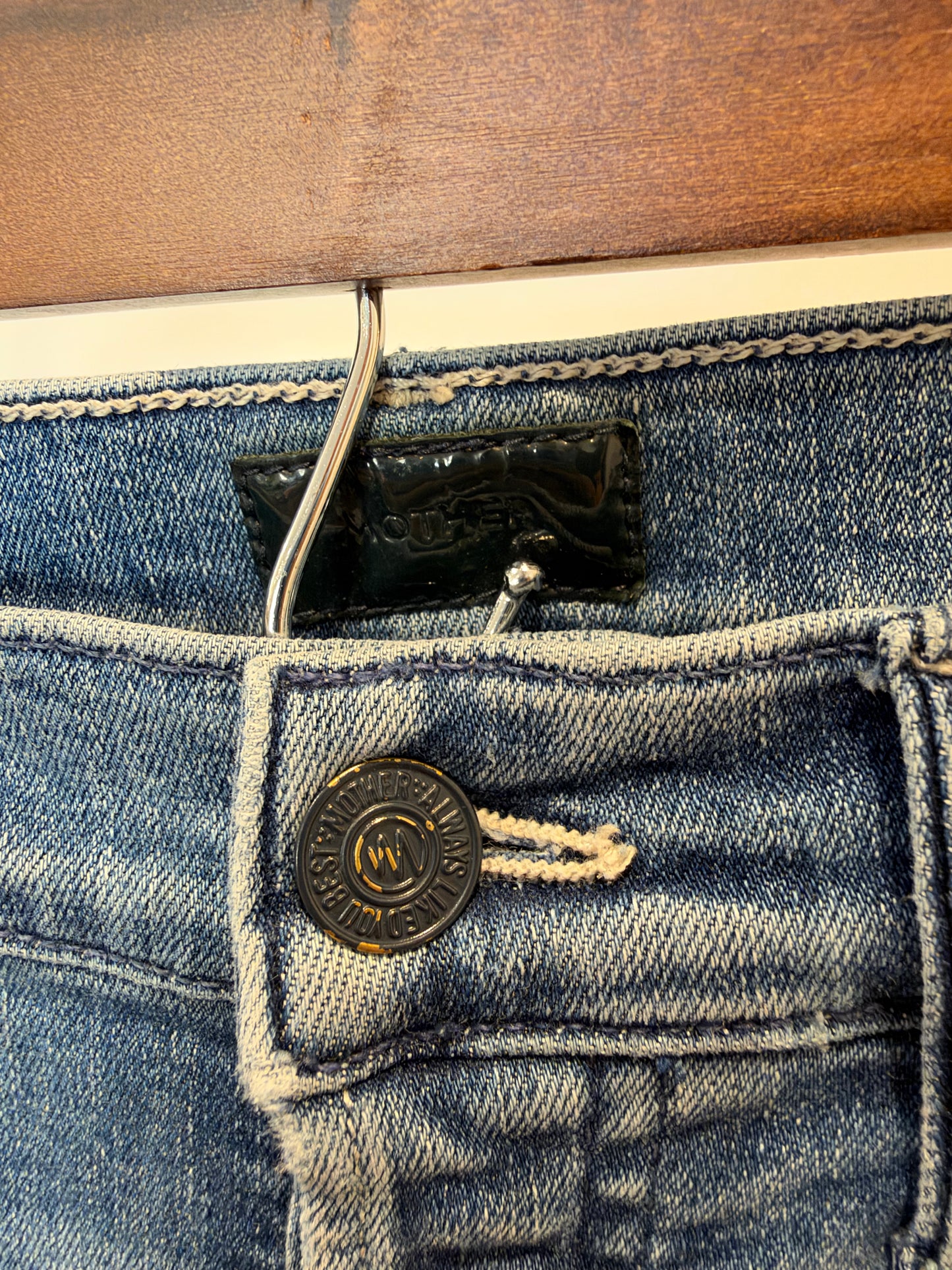 Mother The Tomcat Roller Fray Jeans in We the Animals Wash size 27
