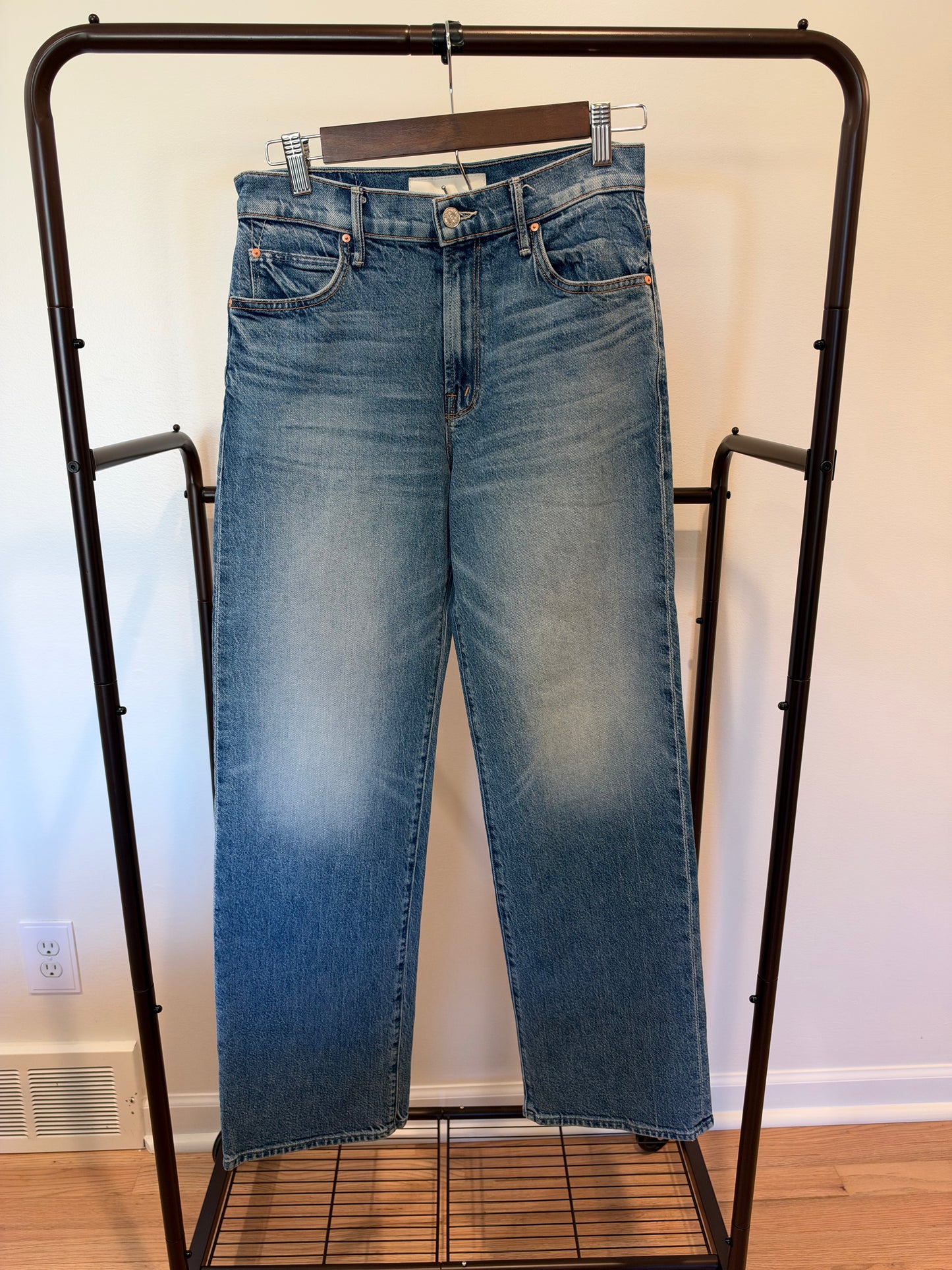 Mother Lil' Mid-Rise Tunnel Vision Sneak Jeans in I'm A Winner Wash size 26
