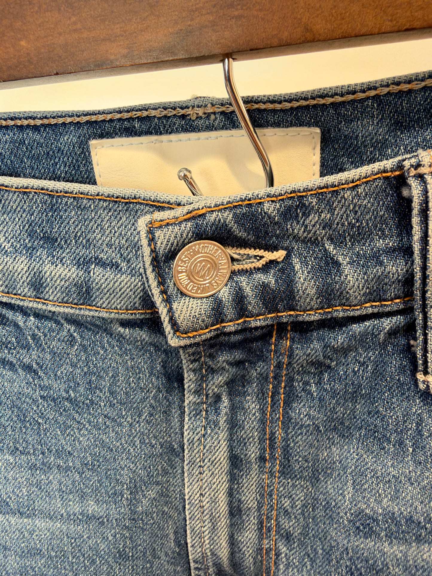 Mother Lil' Mid-Rise Tunnel Vision Sneak Jeans in I'm A Winner Wash size 26