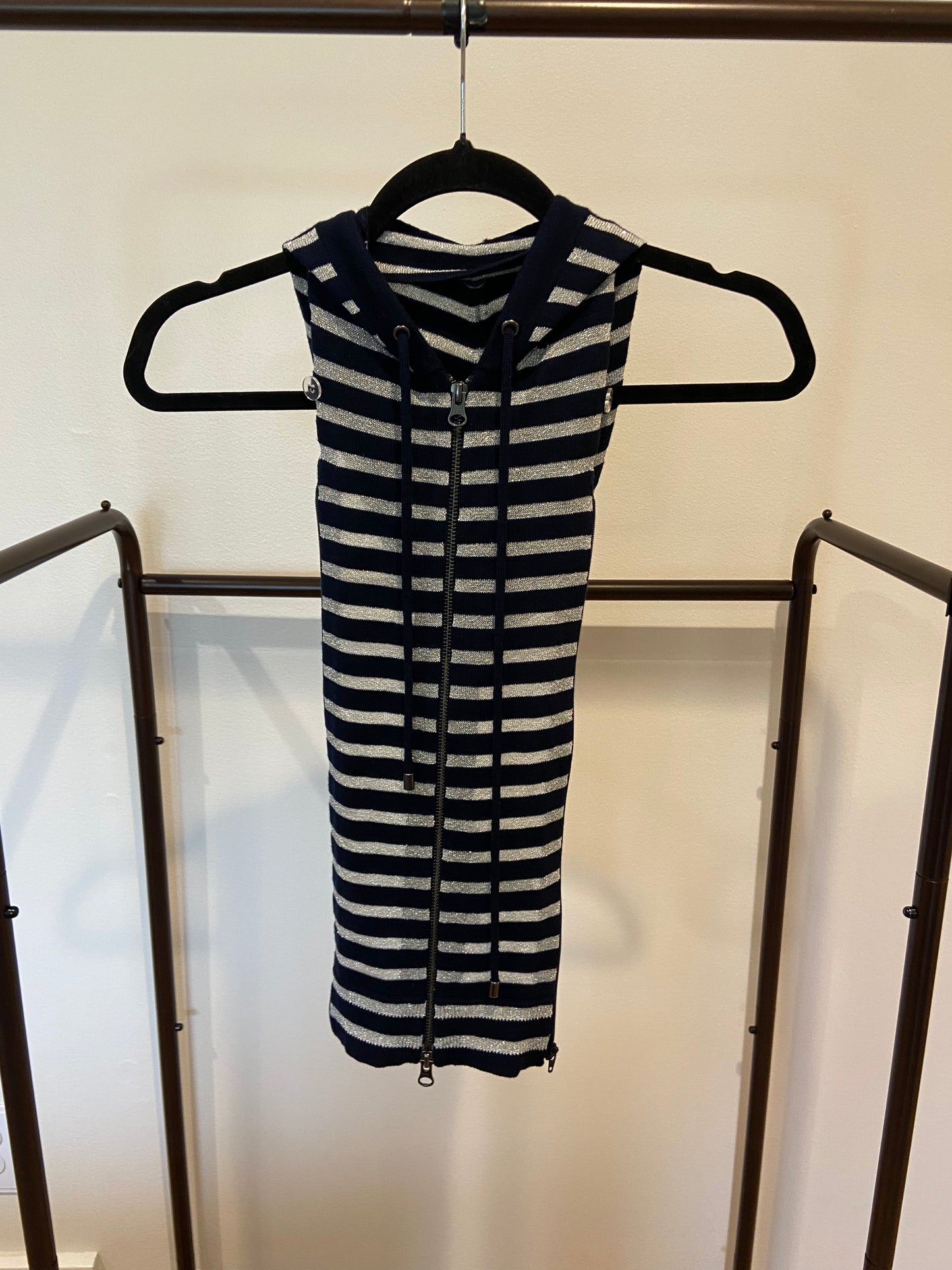 Veronica Beard Dickey in Navy / Metallic Silver size OS