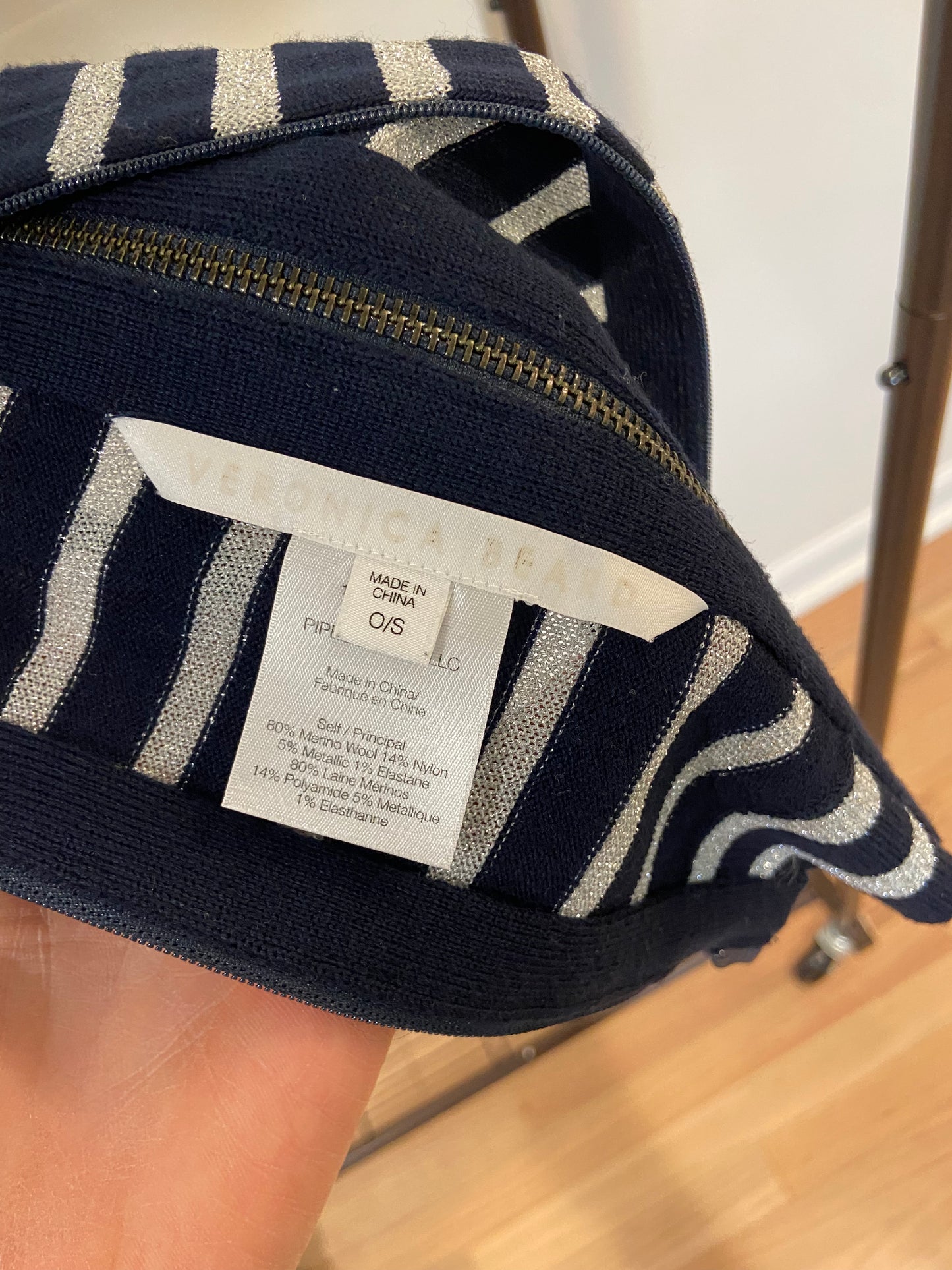 Veronica Beard Dickey in Navy / Metallic Silver size OS