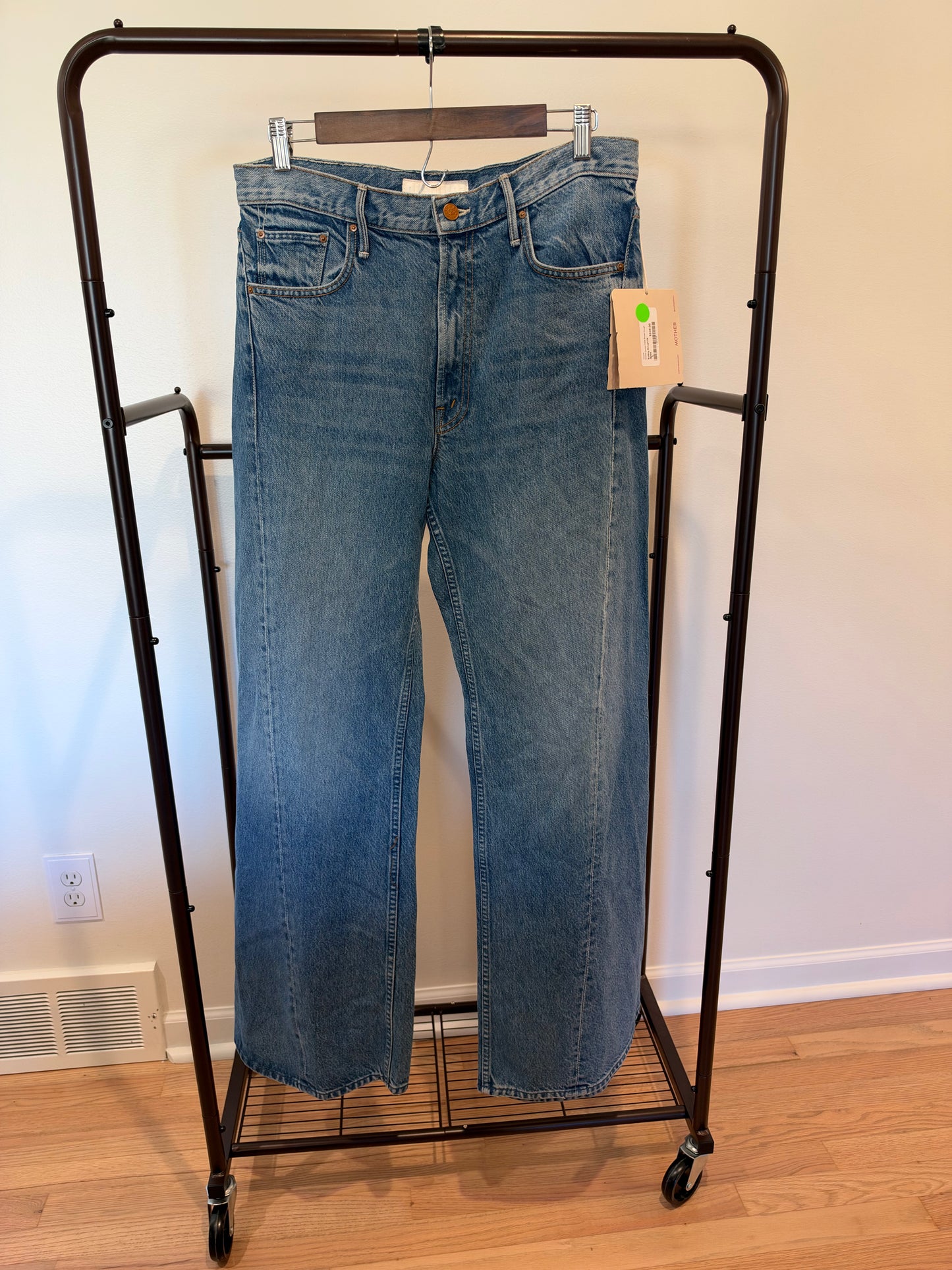 Mother The Lemon Twist Sneak Jeans in Rolling in The Dough Wash size 28