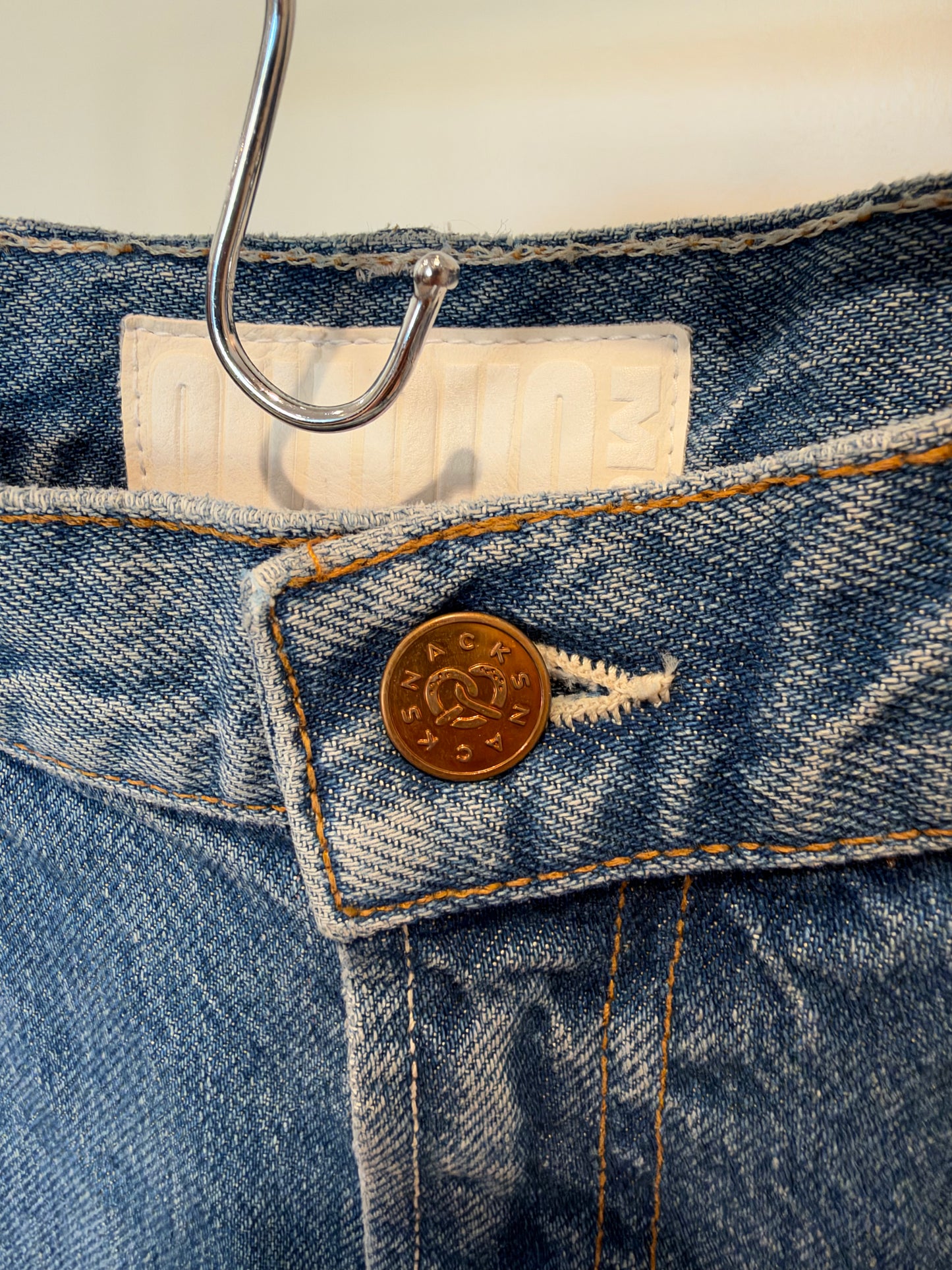 Mother The Lemon Twist Sneak Jeans in Rolling in The Dough Wash size 28