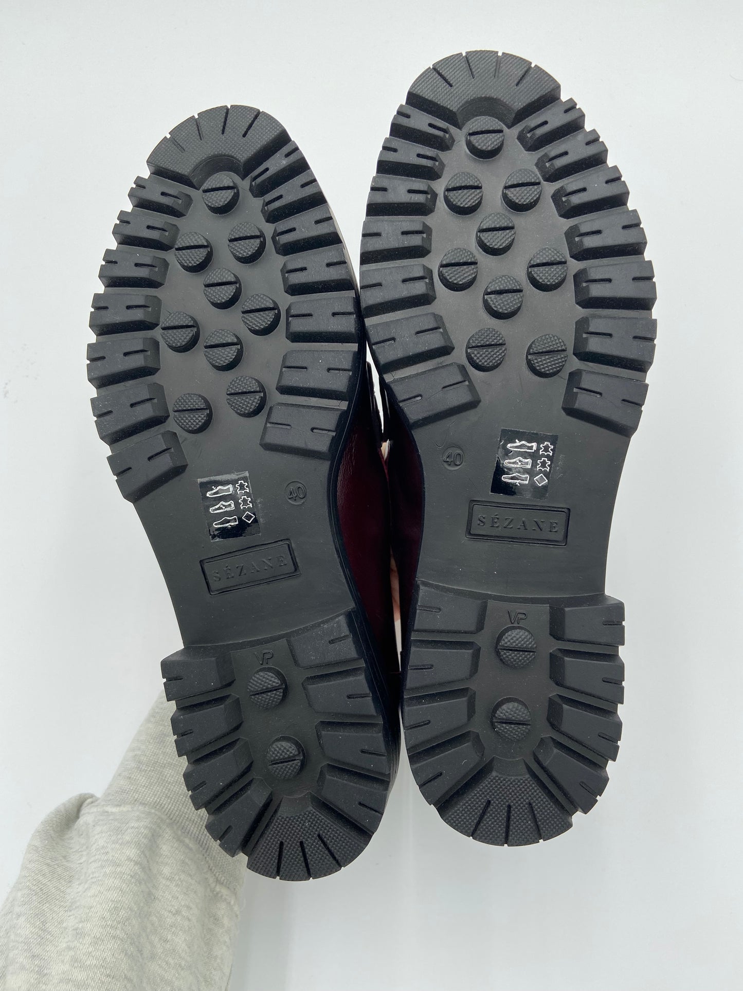 Sezane Albane Loafers in Glossy Burgundy size 40