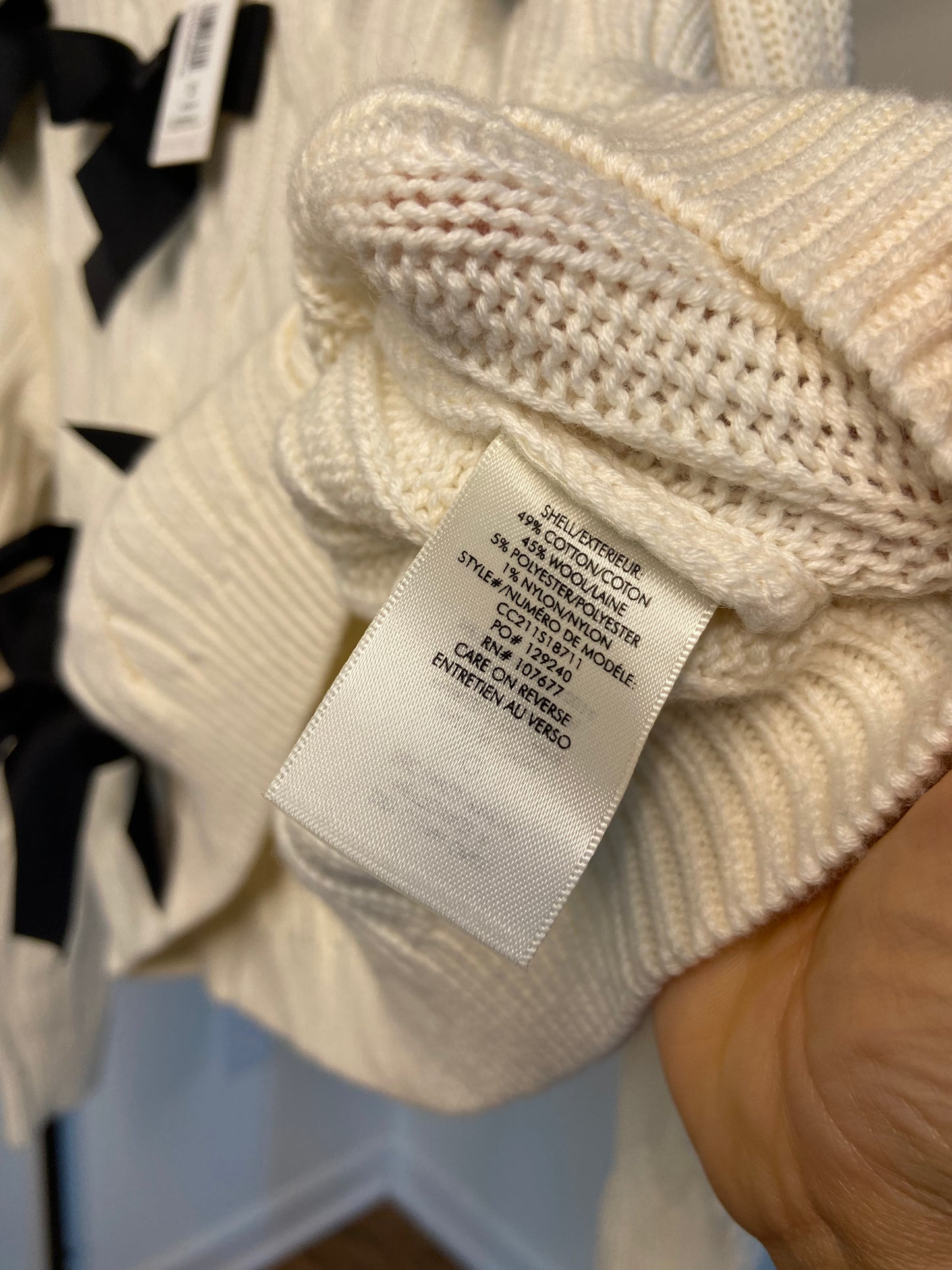 Alice and Olivia Beau Cable Knit Bow Sweater in Ecru Black size M