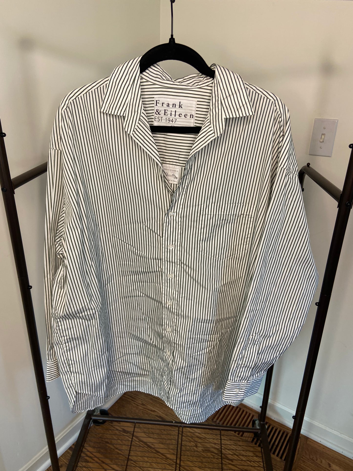 Frank and Eileen Shirley Striped Button Down Shirt size M