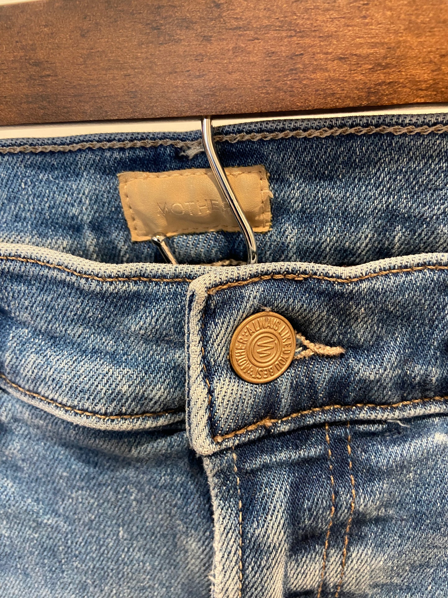 Mother The Rascal Ankle Fray Jeans in Opposites Attract Wash size 32