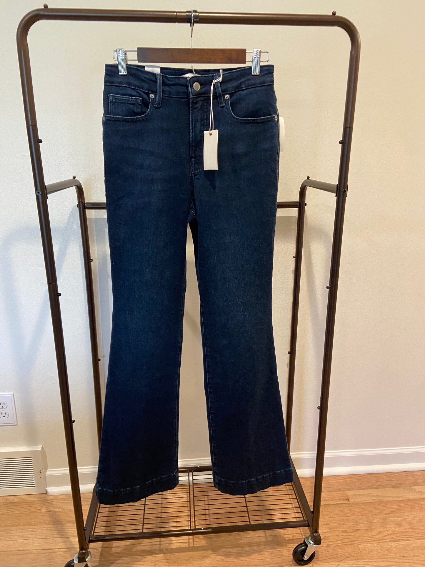 Good American Good Classic Bootcut Jeans in Indigo Wash size 8/29