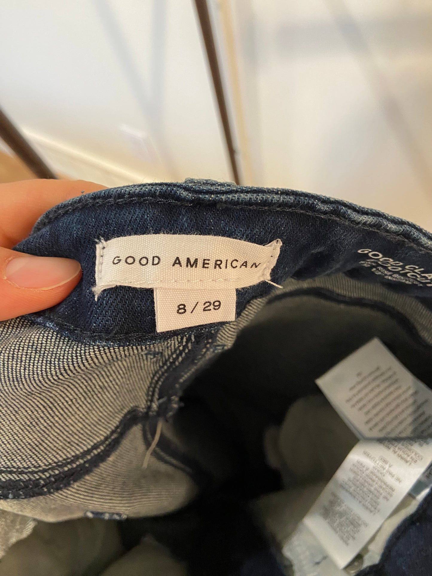 Good American Good Classic Bootcut Jeans in Indigo Wash size 8/29