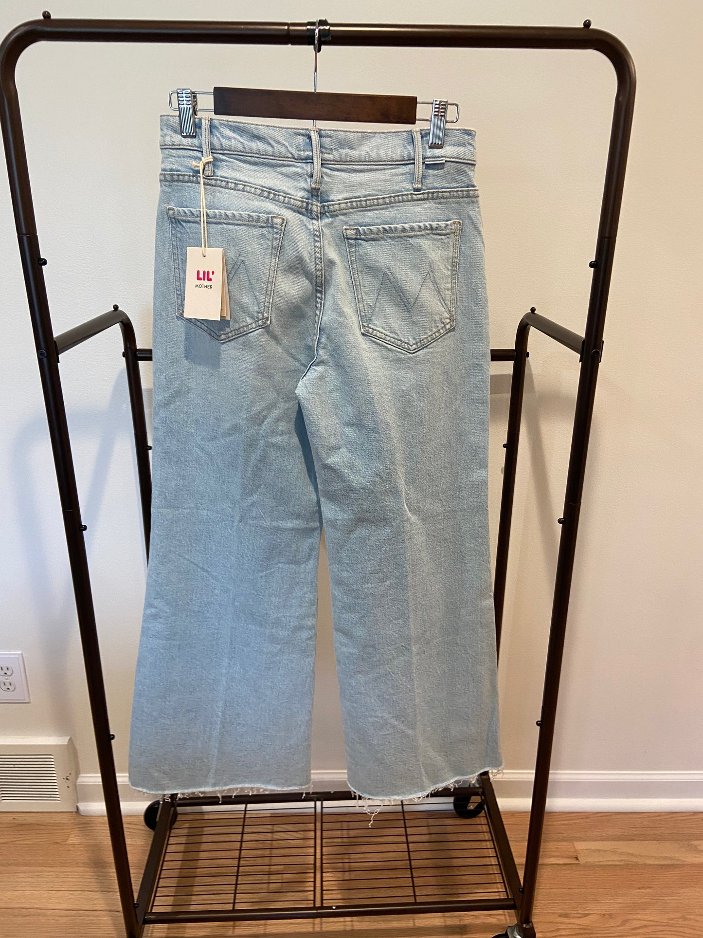 Mother Lil Hustler Roller Skimp Fray Jeans in Bring the Cooler wash size 28