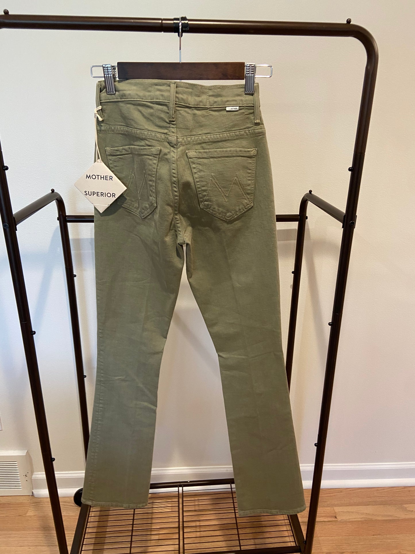 Mother The Insider Hover Jeans in the Devil May Care Wash size 23