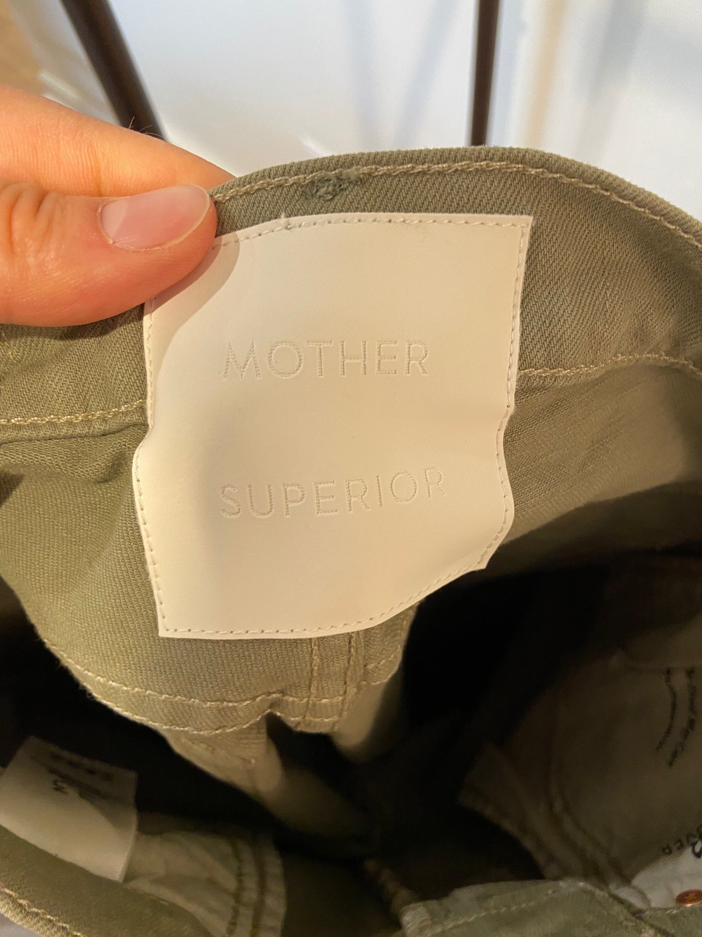 Mother The Insider Hover Jeans in the Devil May Care Wash size 23