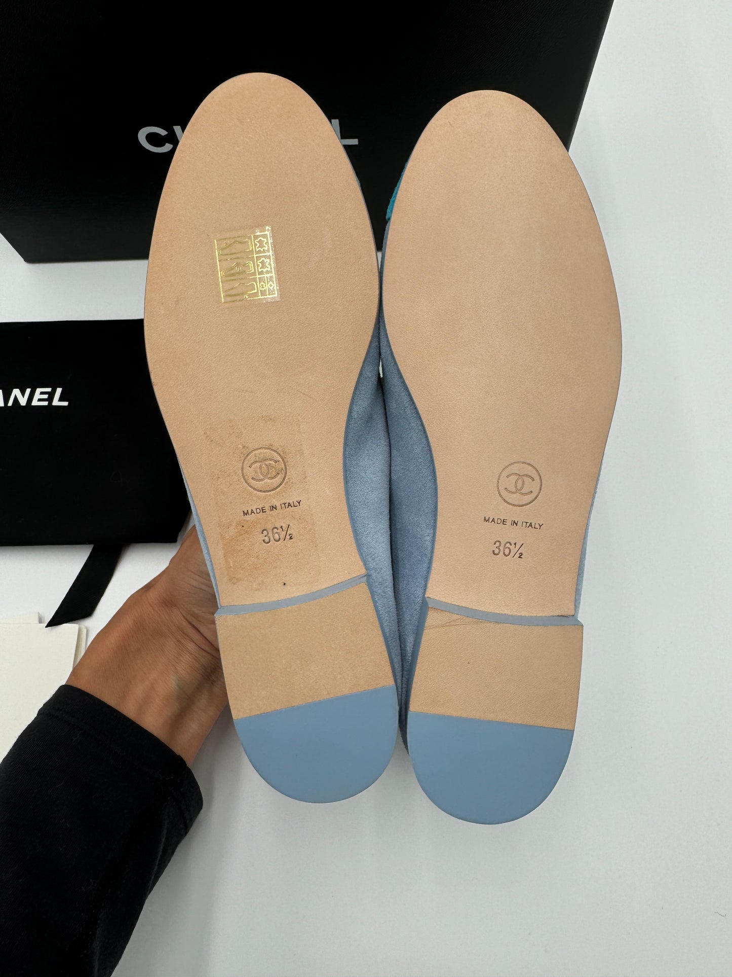 CHANEL Interlocking CC Logo Suede Ballet Flats size 36.5