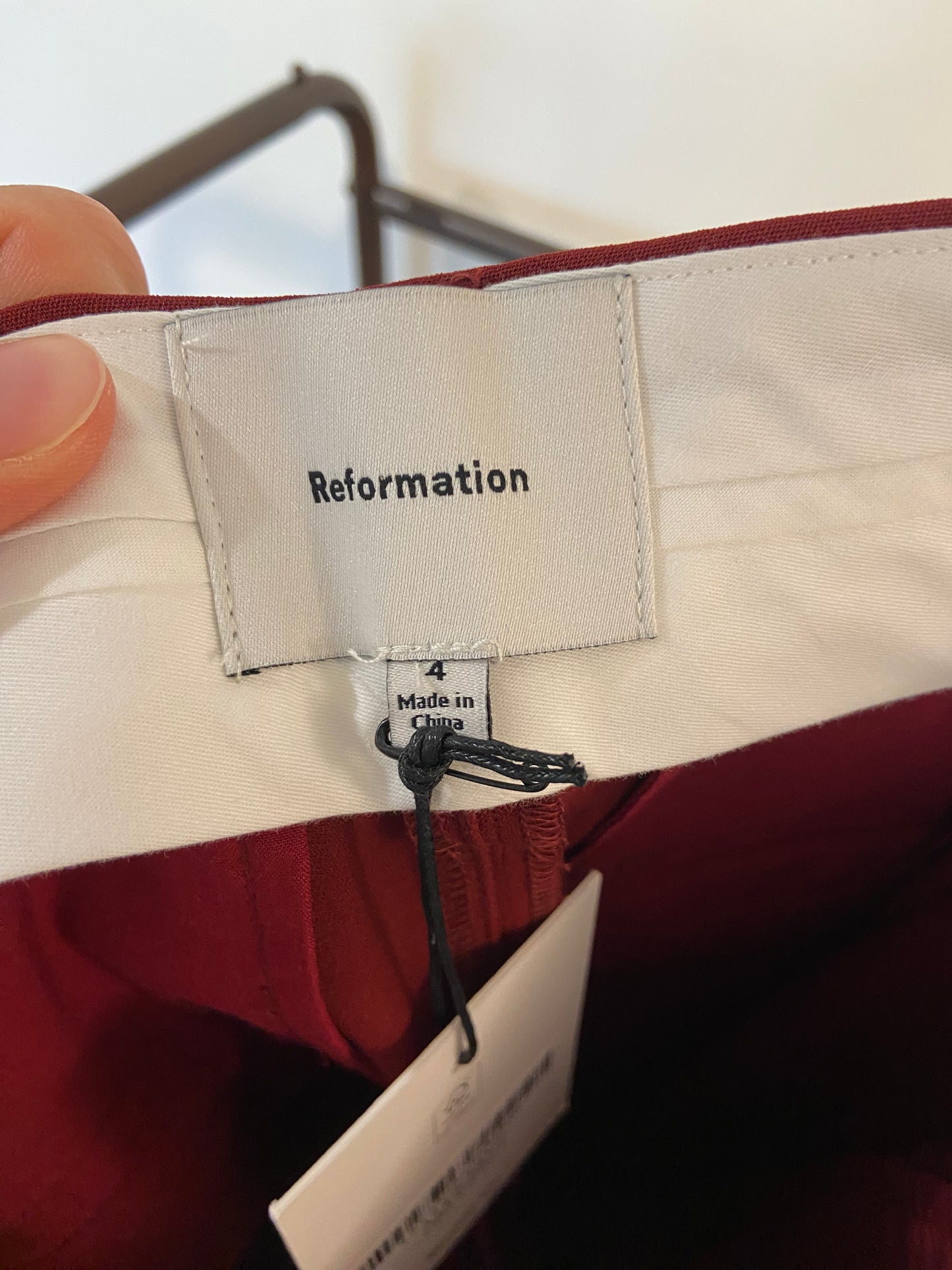 Reformation Alex Mid Rise Pant in Chianti Red size 4