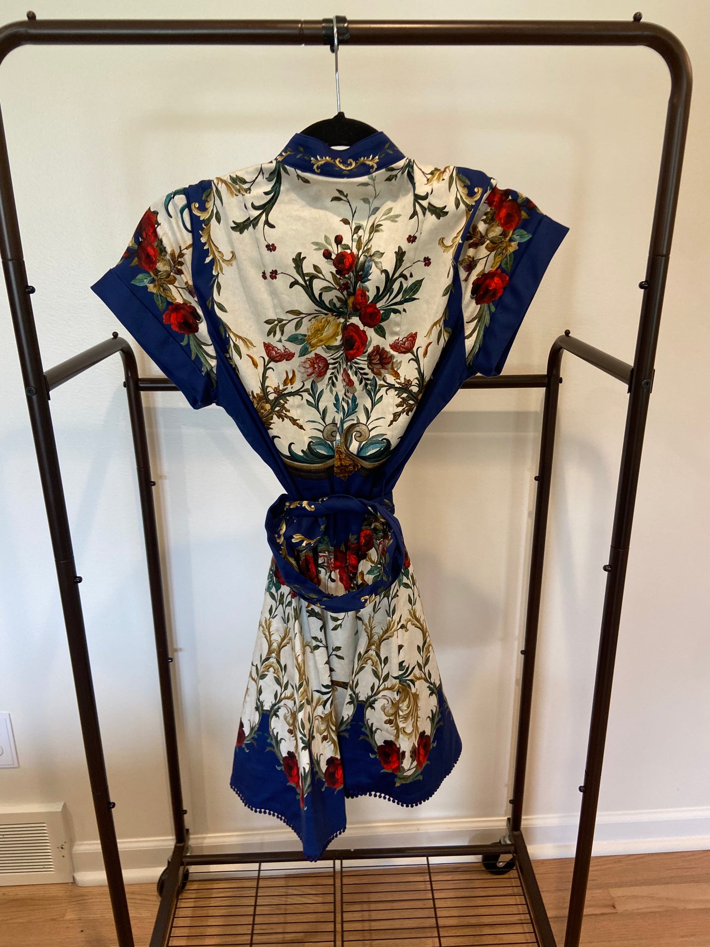 Alice and Olivia Lucy Short Sleeve Mini Shirt Dress with Tie Belt in Gilded Rose size 2