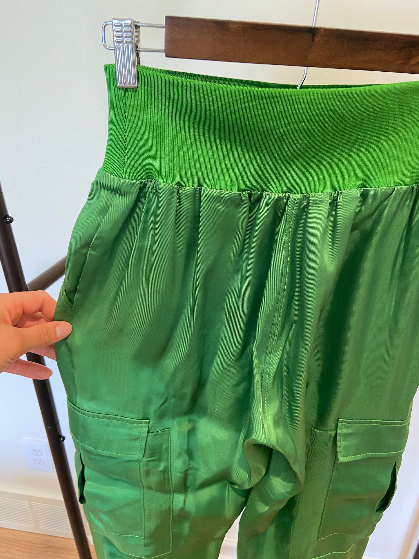 Cinq a Sept Holly Ruffle Sleeve Jacket and Giles Cargo Joggers in Green size S